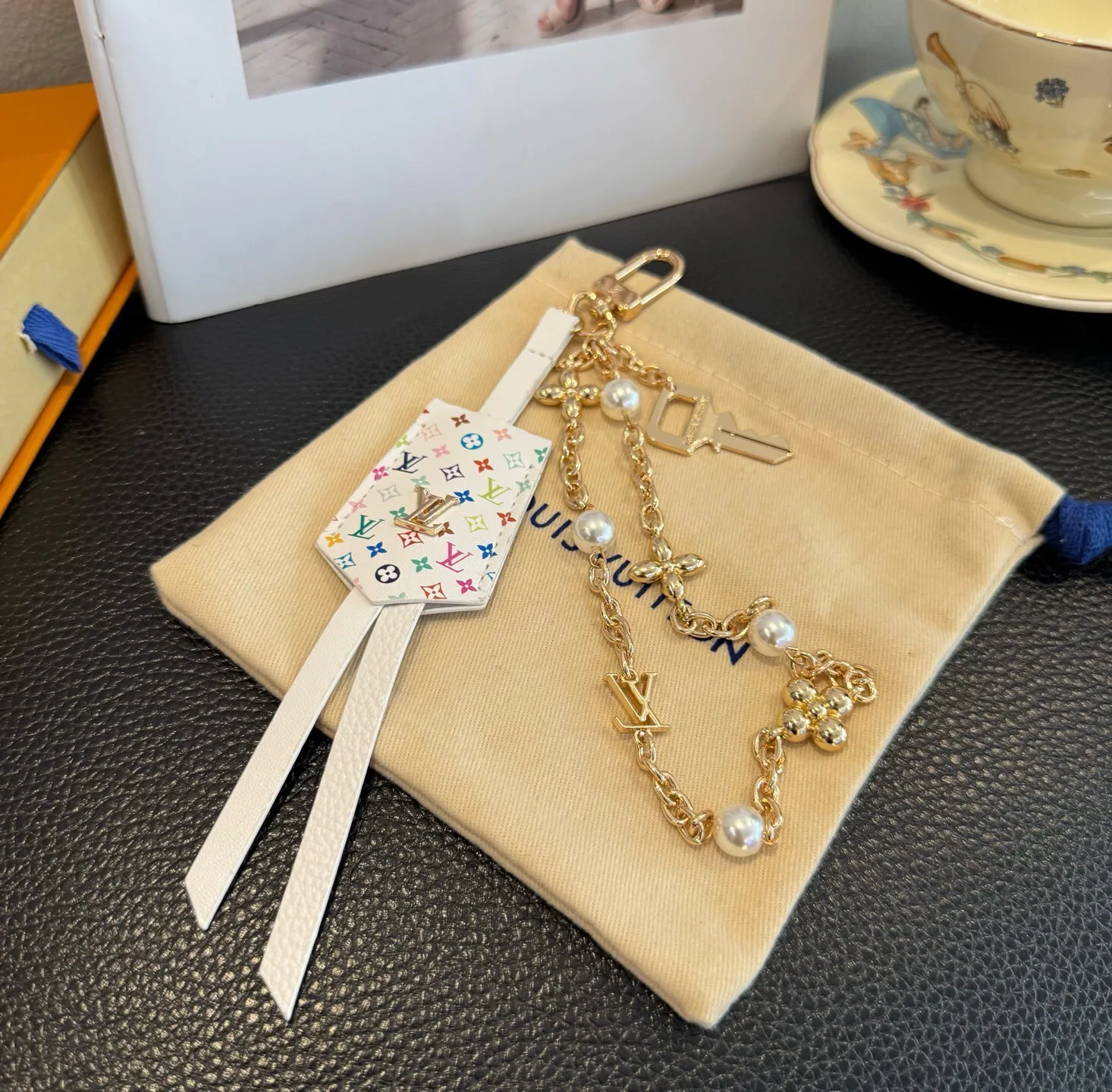 Key Cases LOUIS VUITTON 18013296