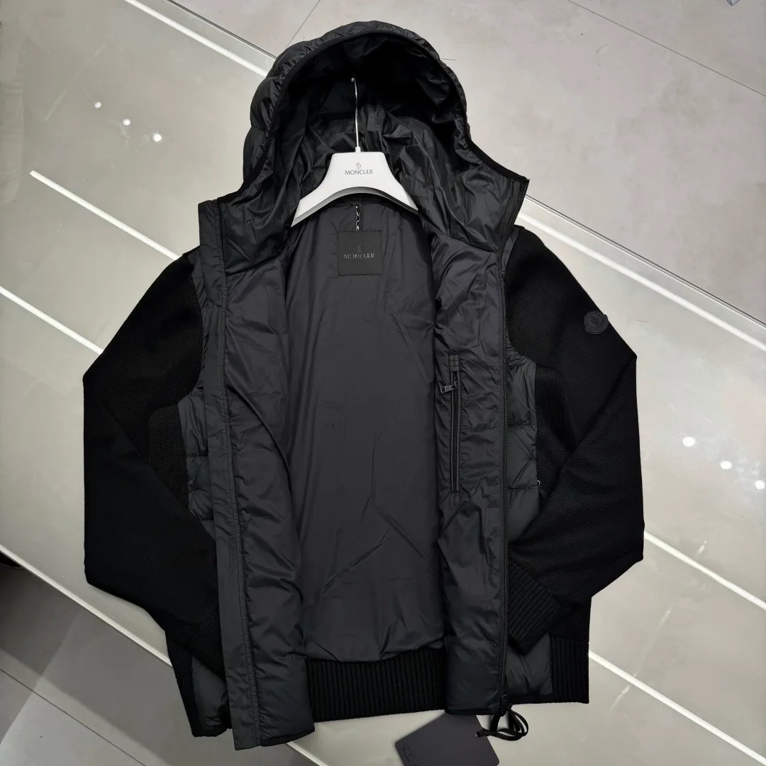 Women's Jackets And Down Jackets MONCLER 17296408