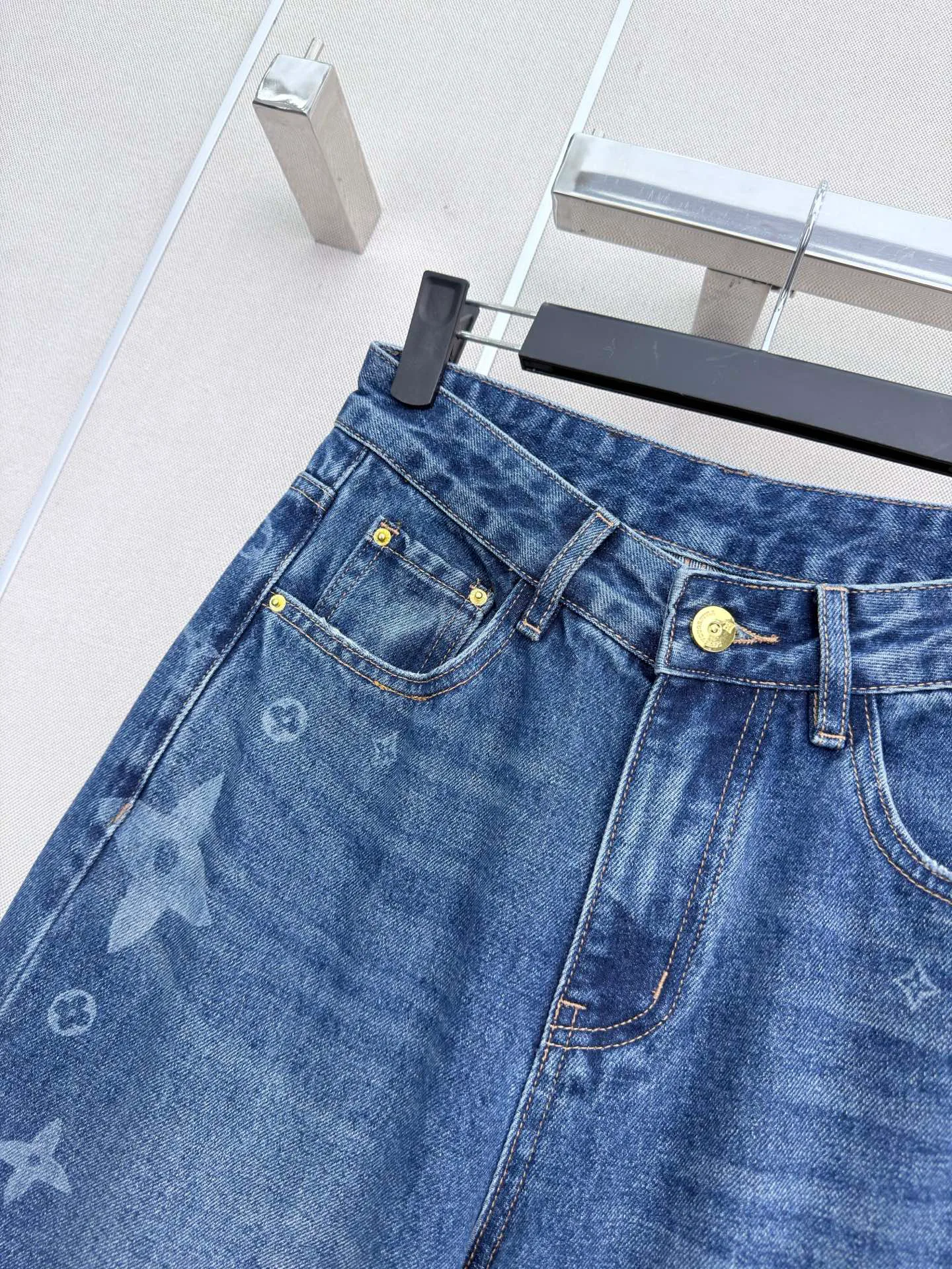 Women's Jeans LOUIS VUITTON 18108865