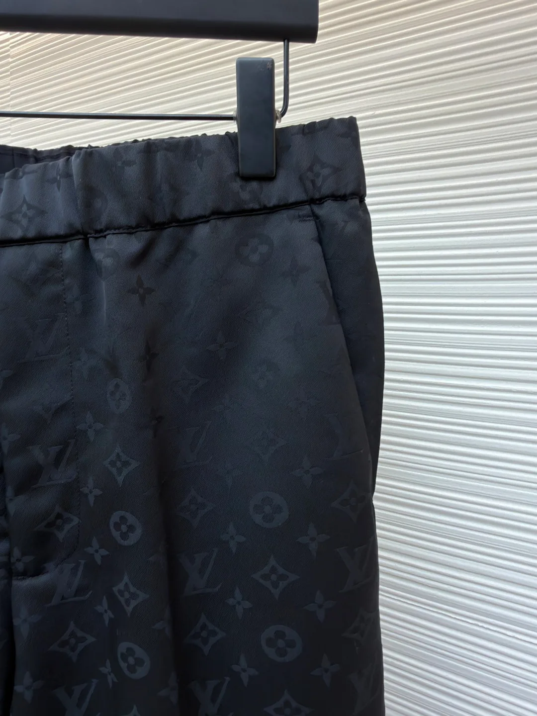 Men's Trousers LOUIS VUITTON 18260612