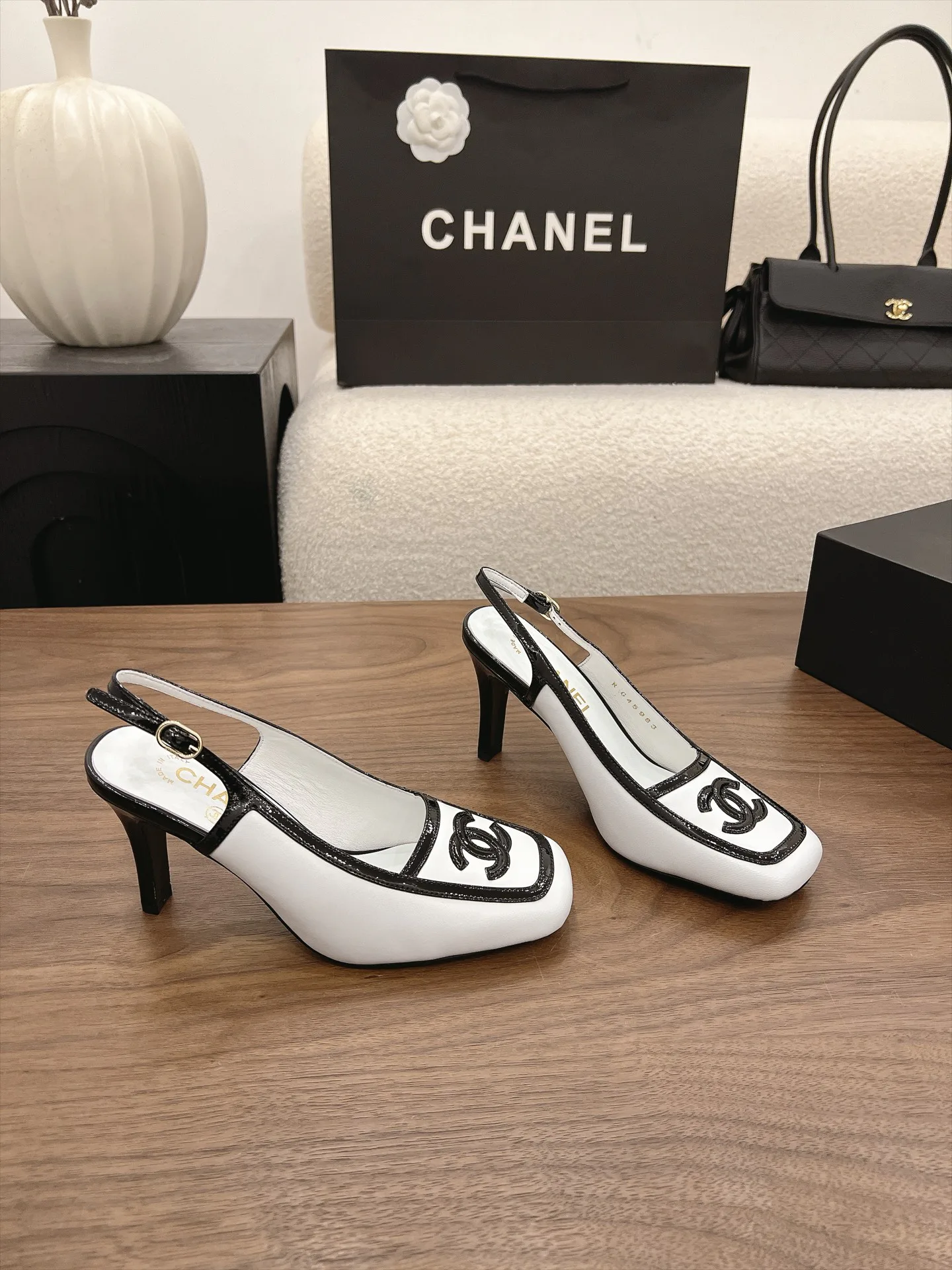 Women's Heels CHANEL 17815427
