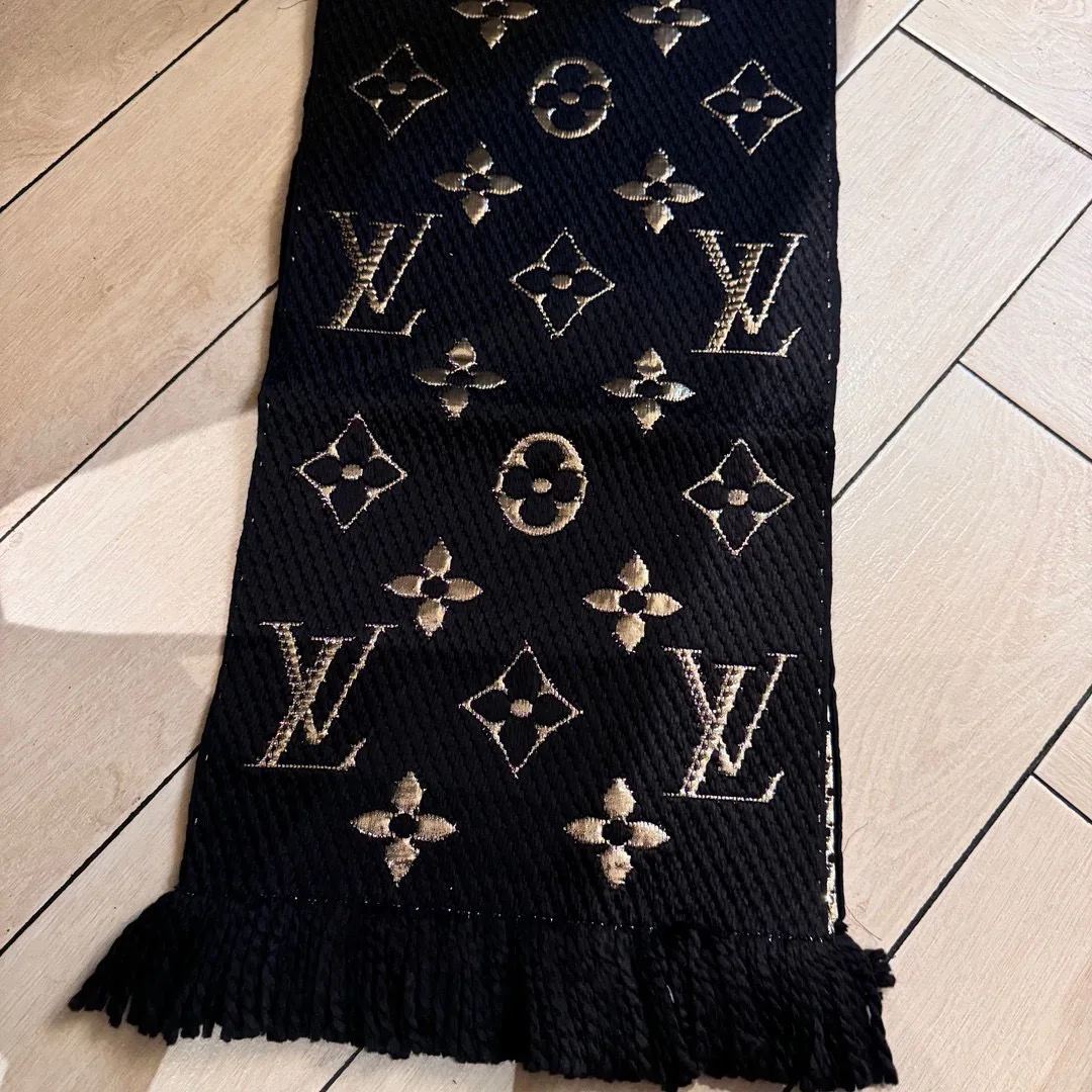 Scarves LOUIS VUITTON 18002695