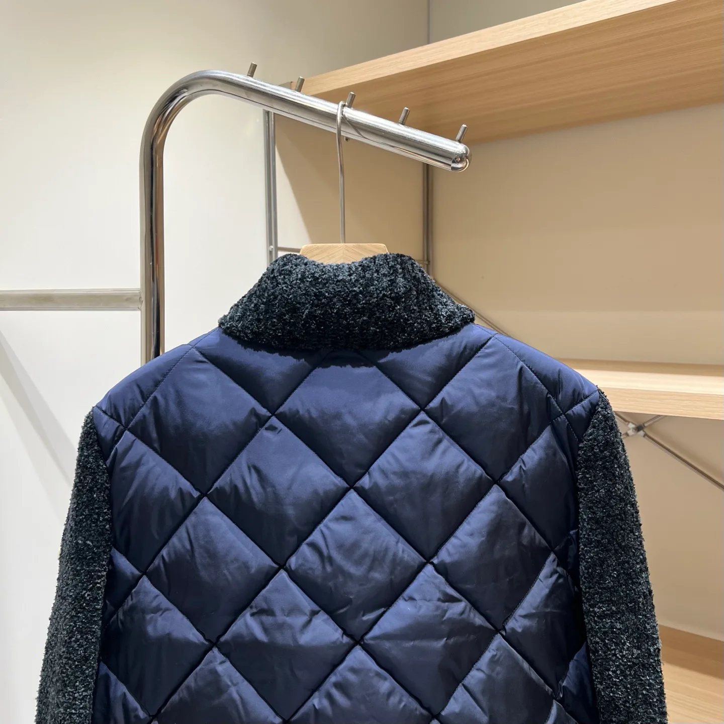 Women's Jackets And Down Jackets MONCLER 18188619