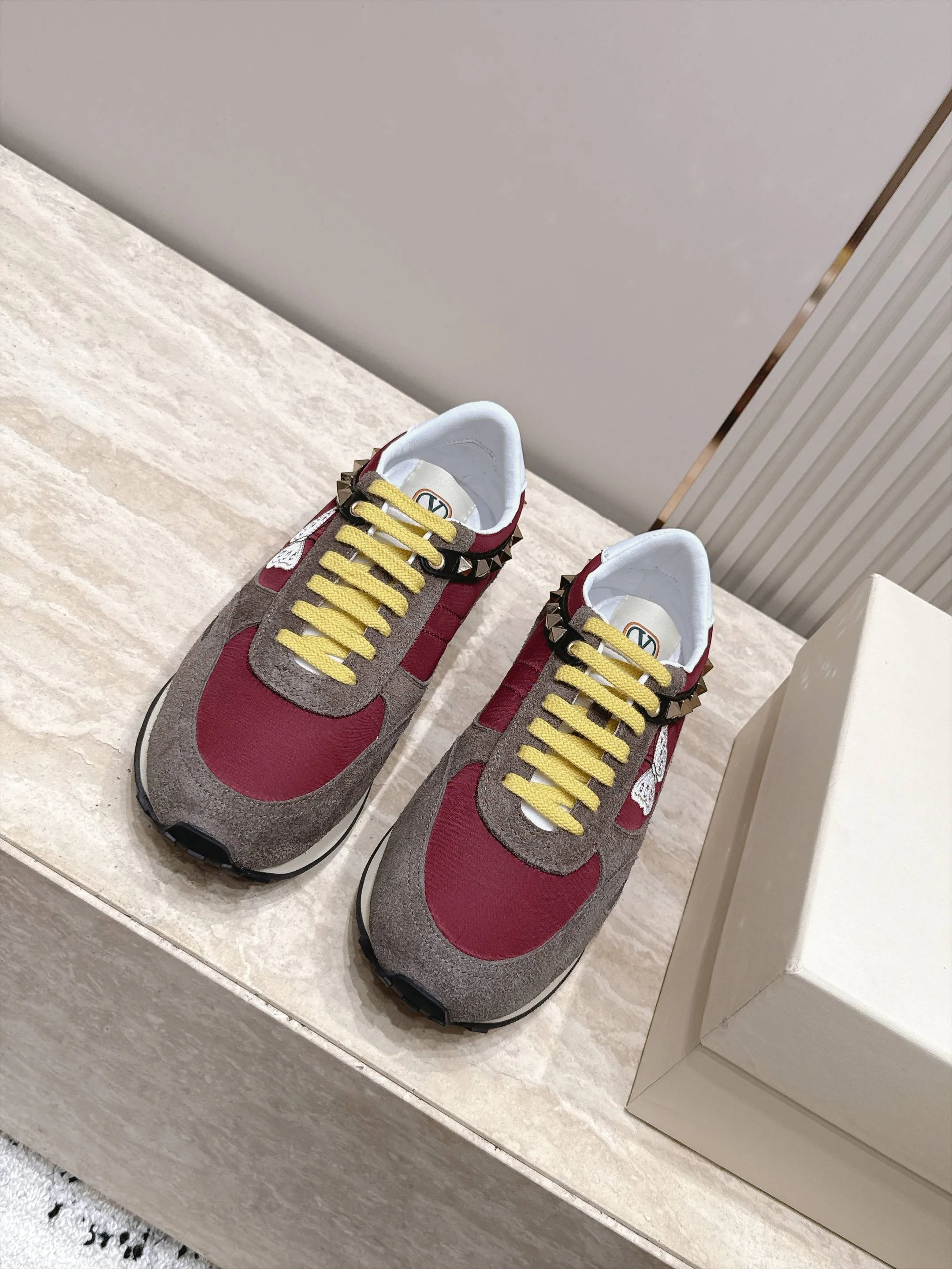 Women's Sneakers VALENTINO 17876589