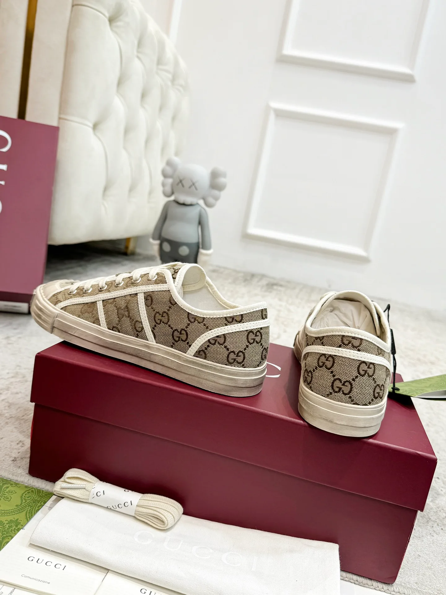 Women's Sneakers GUCCI 18139046