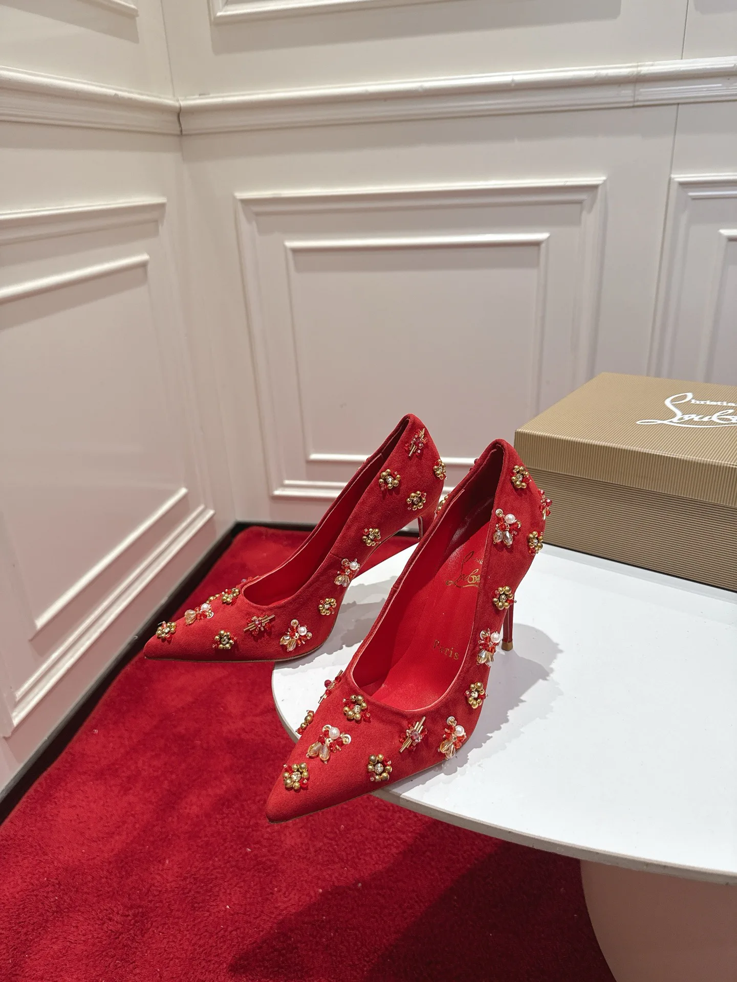 Women's Heels CHRISTIAN LOUBOUTIN 17057835