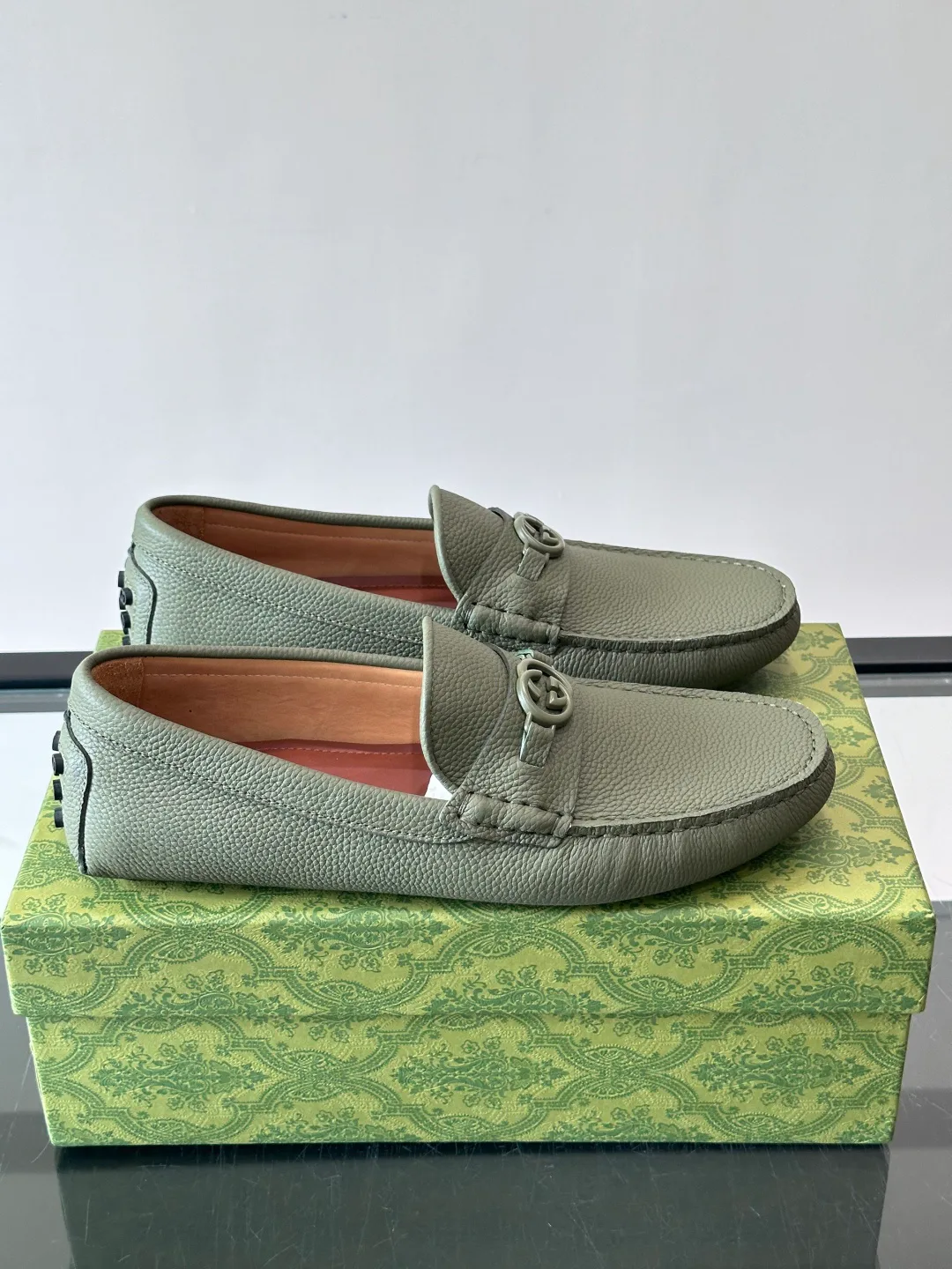 Men's Loafers And Dress Shoes GUCCI 17588557