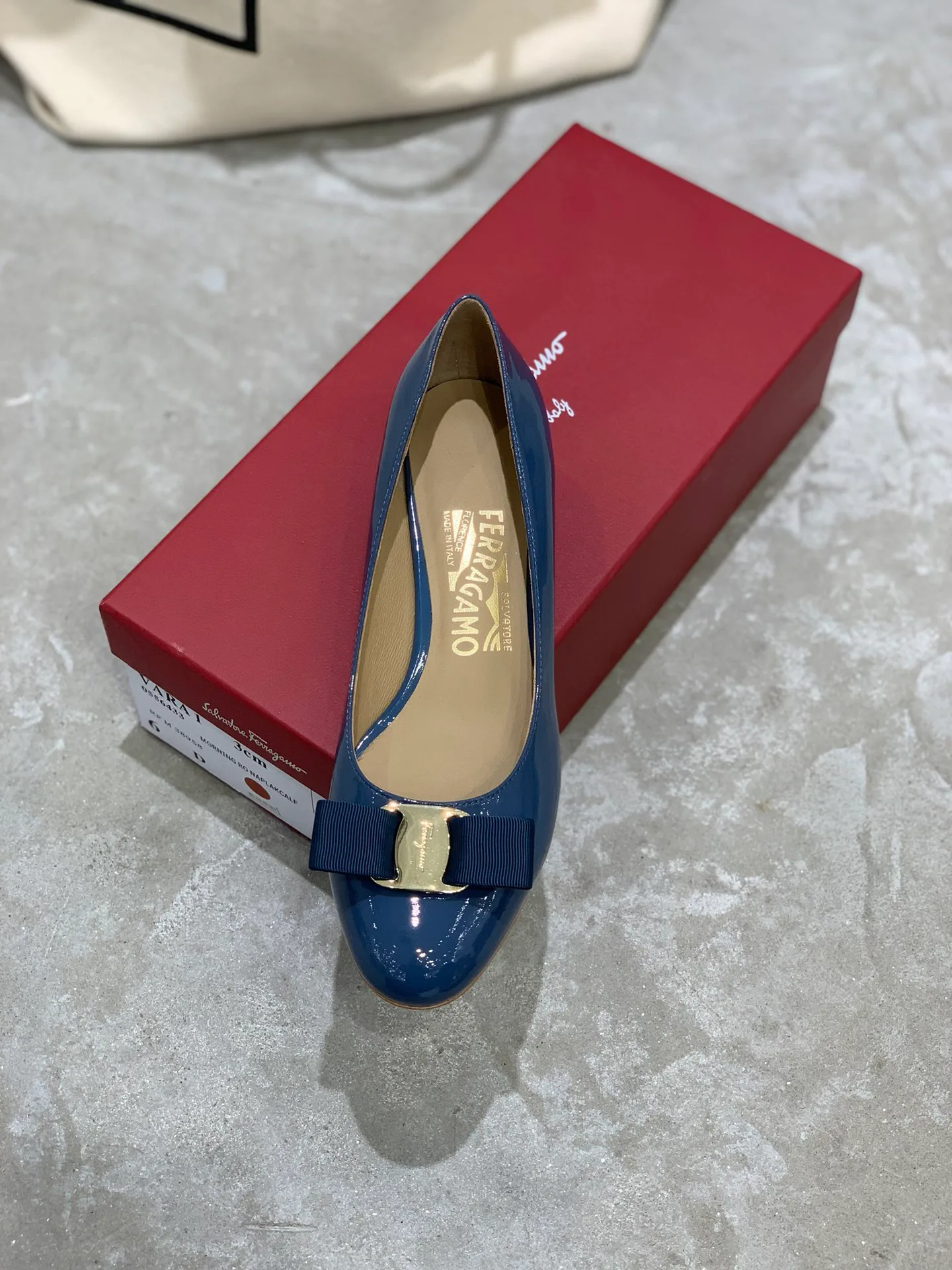 Women's Ballet Flats SALVATORE FERRAGAMO 18340662