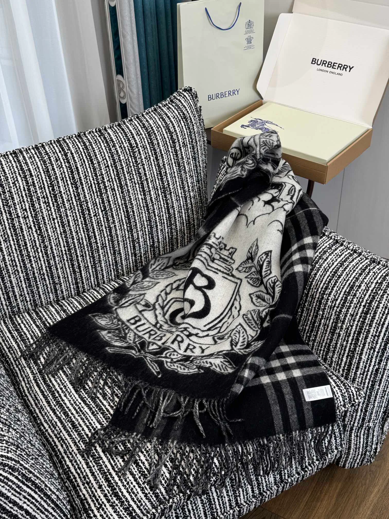 Scarves BURBERRY 18287428