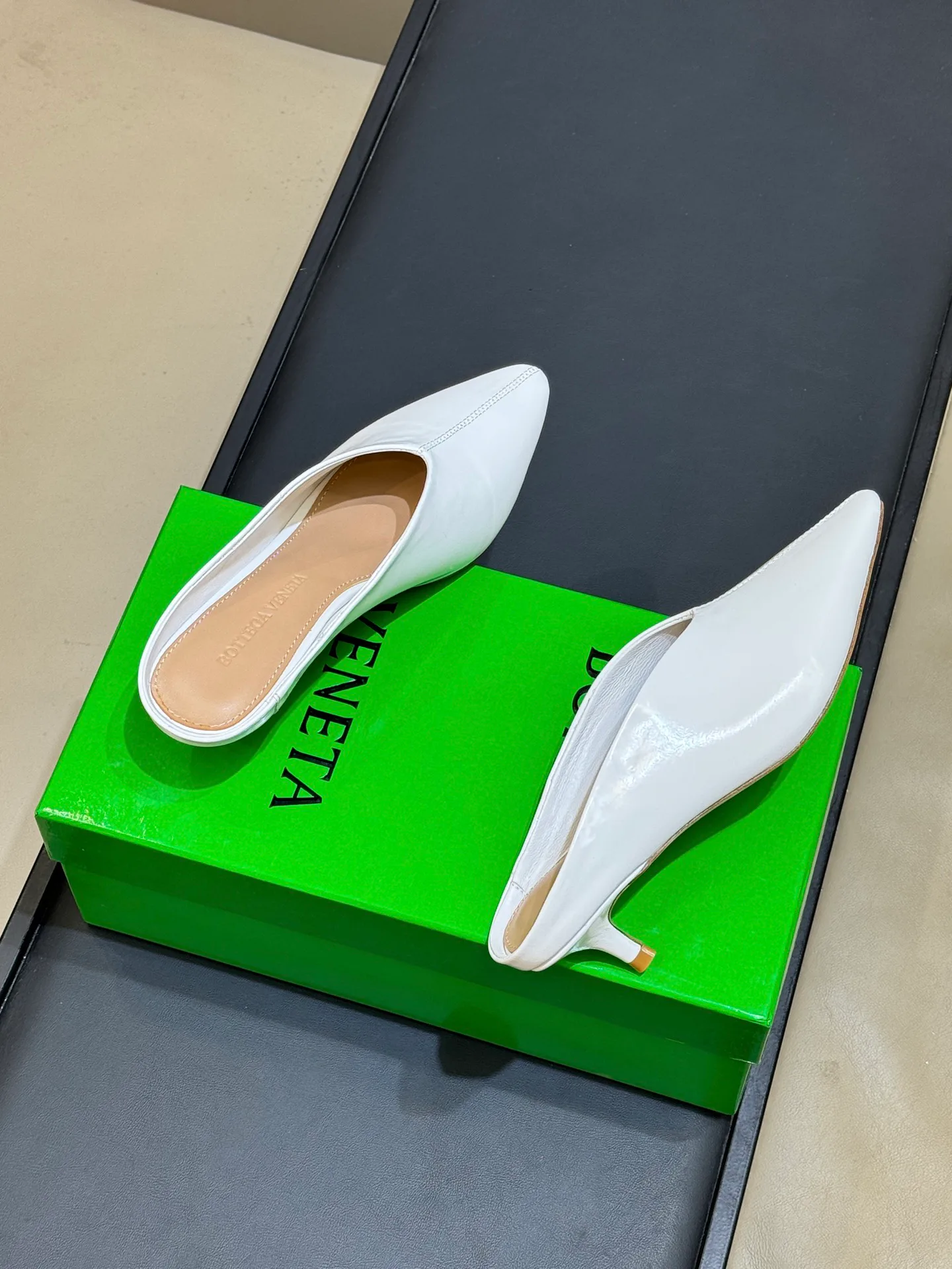 Women's Mules And Clogs BOTTEGA VENETA 18072960
