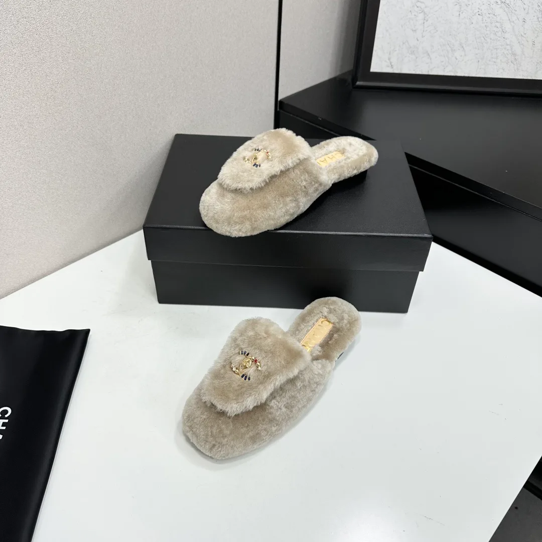 Women's Slippers CHANEL 18436110