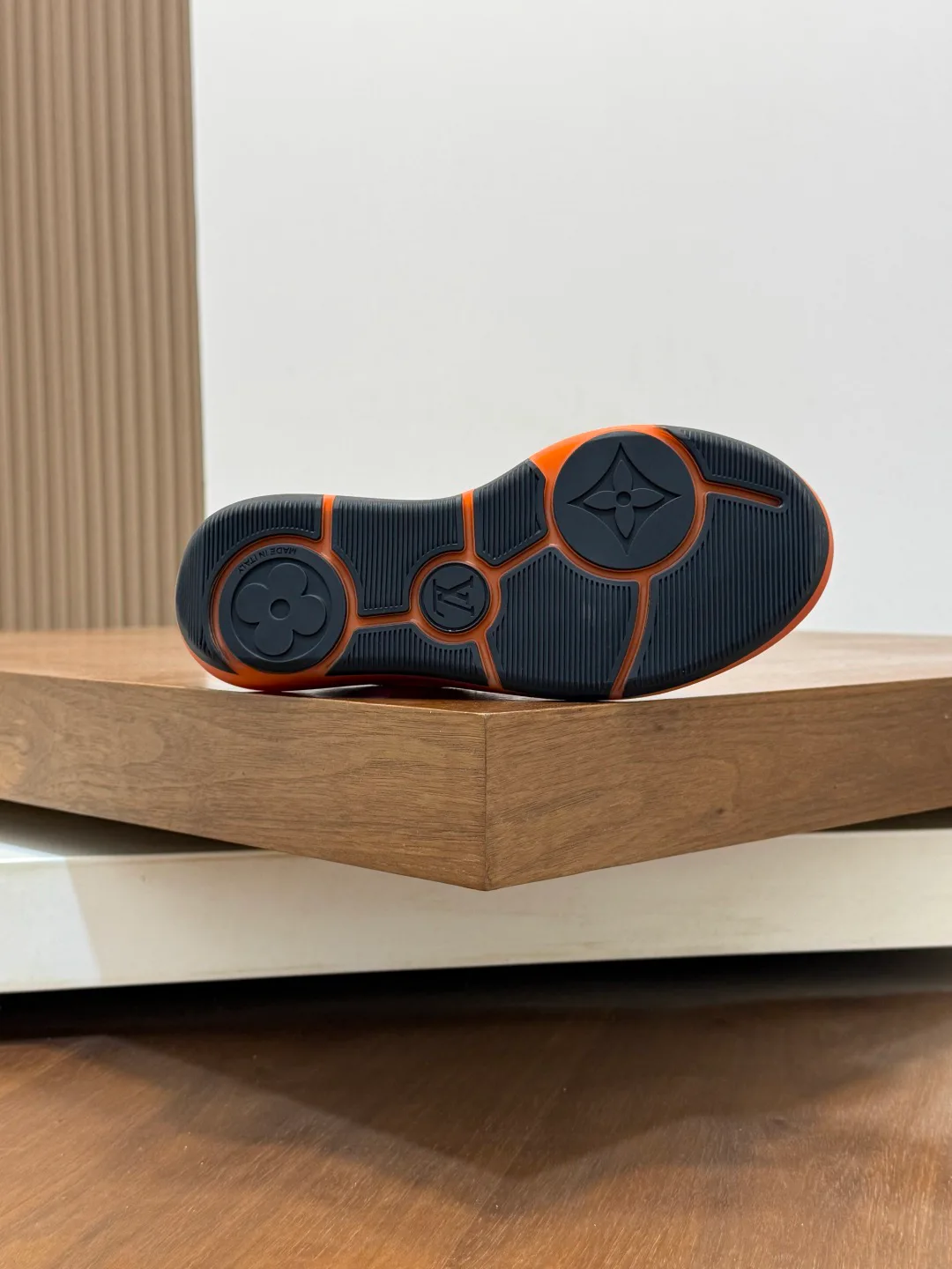 Men's Sneakers LOUIS VUITTON 17219174