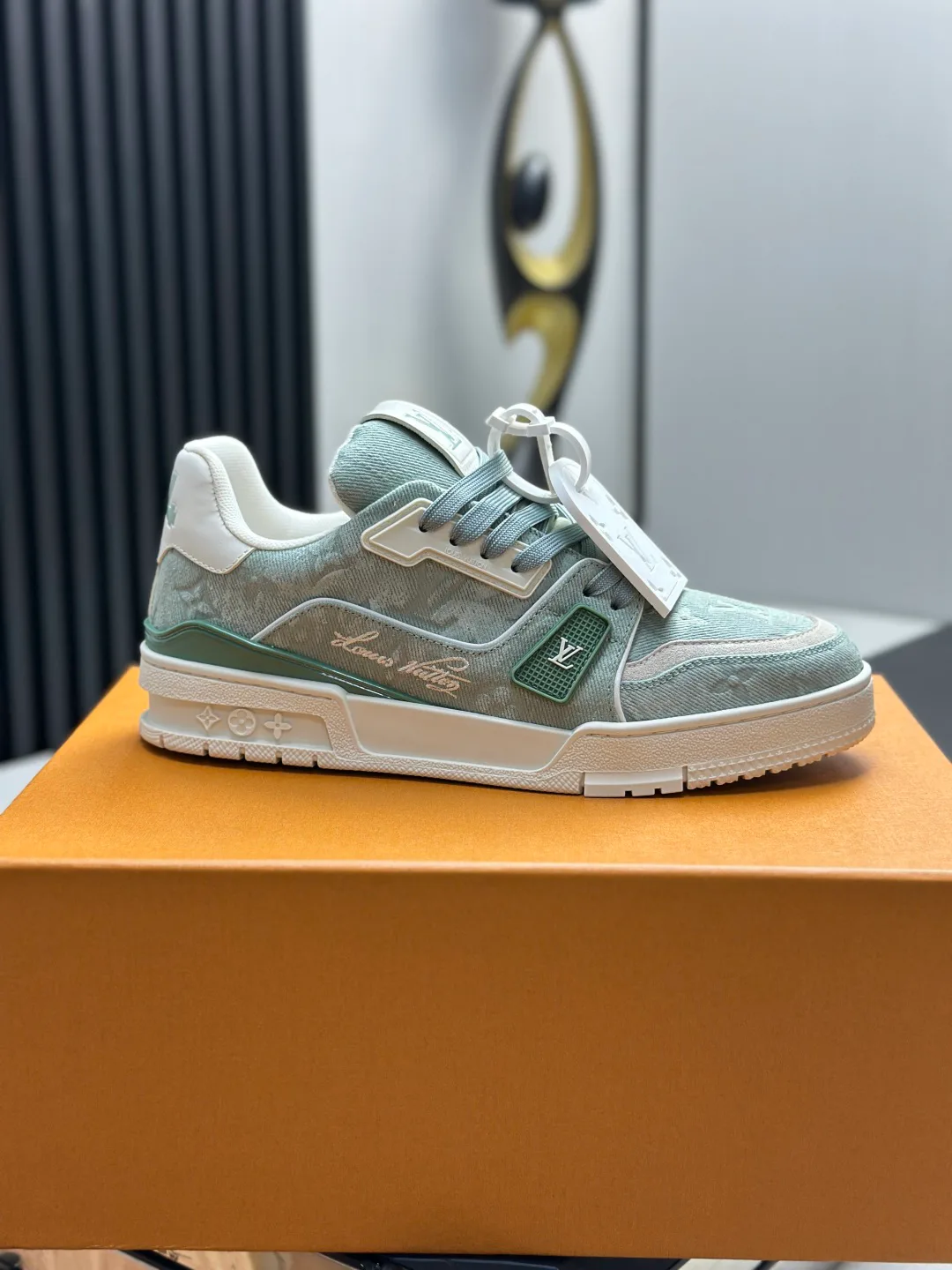 Women's Sneakers LOUIS VUITTON 18011604