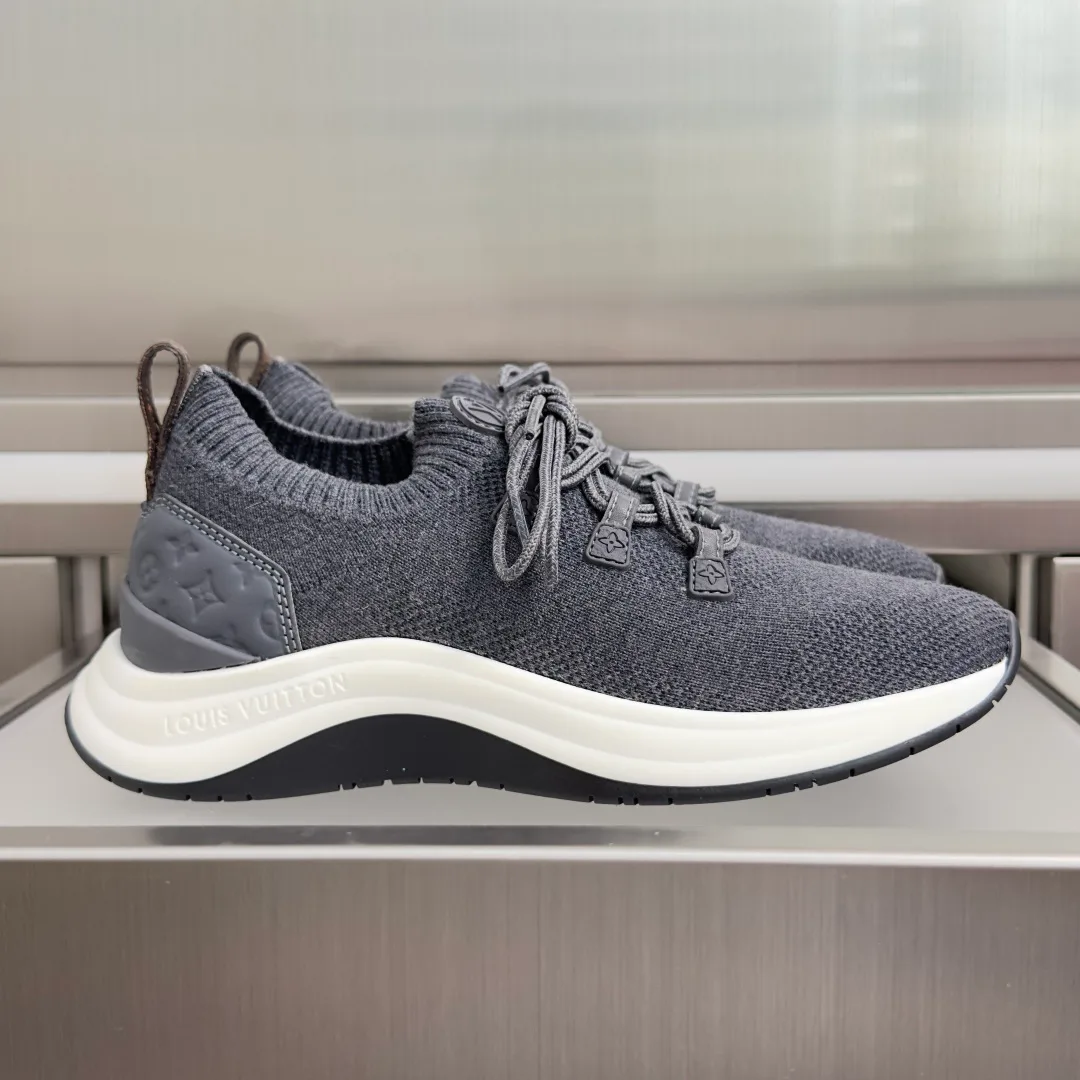 Women's Sneakers LOUIS VUITTON 17950528