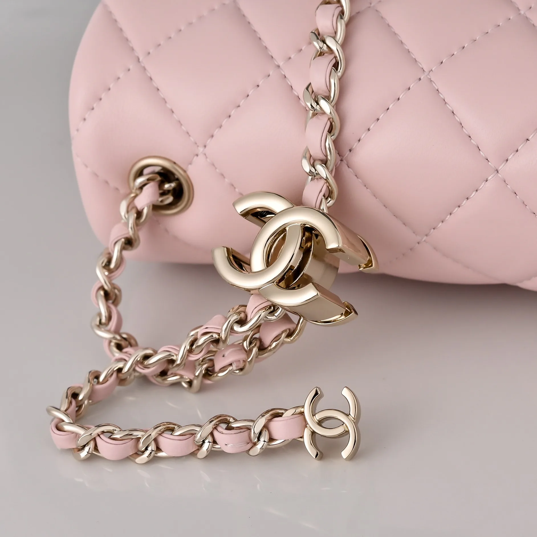 Women's Classic Handbags CHANEL 18207681