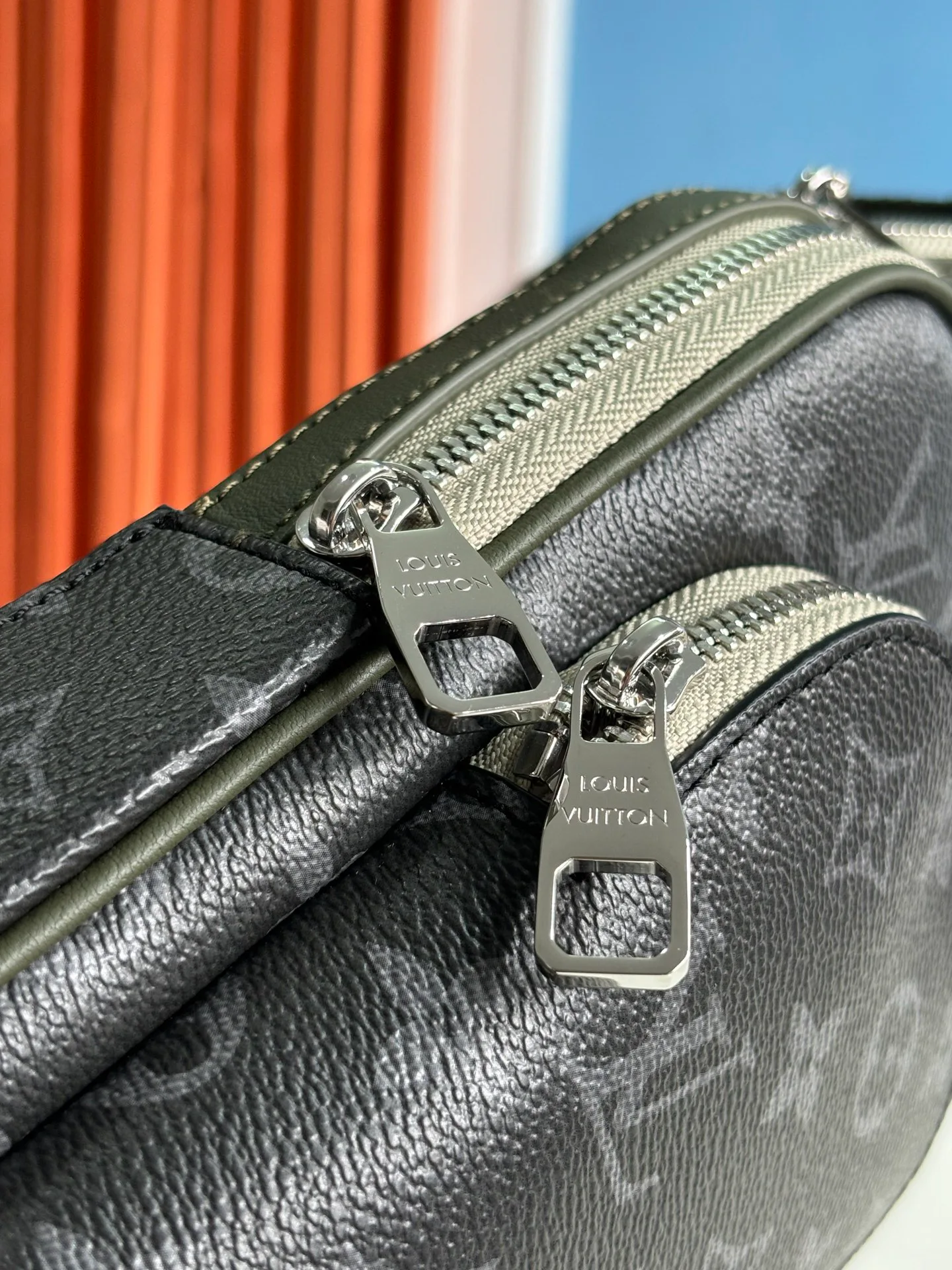 Women's Shoulder Bags LOUIS VUITTON 17695250