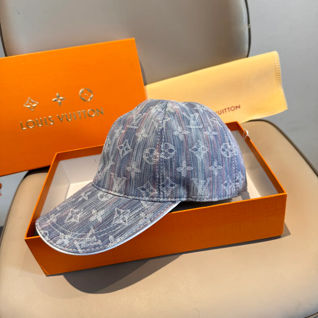 Hats LOUIS VUITTON 18105297