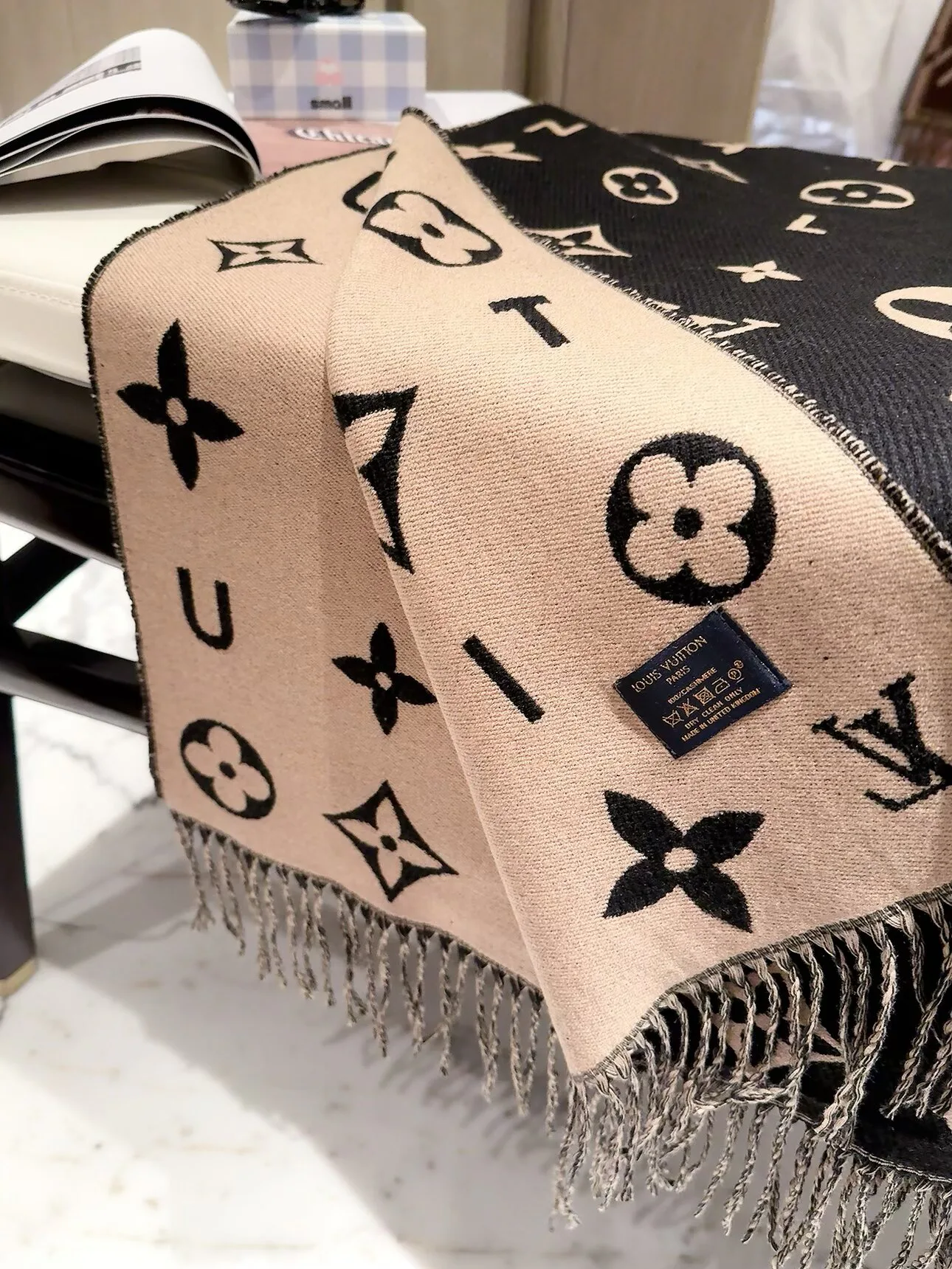 Scarves LOUIS VUITTON 18377563