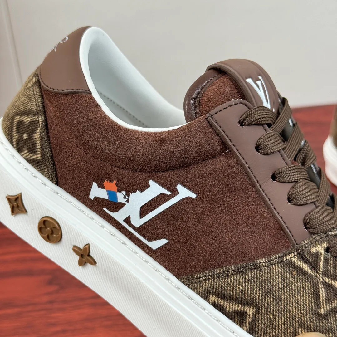 Men's Sneakers LOUIS VUITTON 18100491