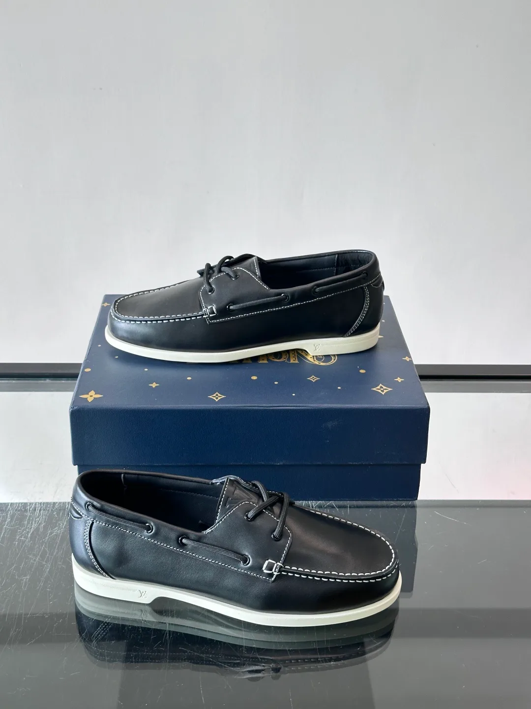Men's Loafers And Dress Shoes LOUIS VUITTON 18118551