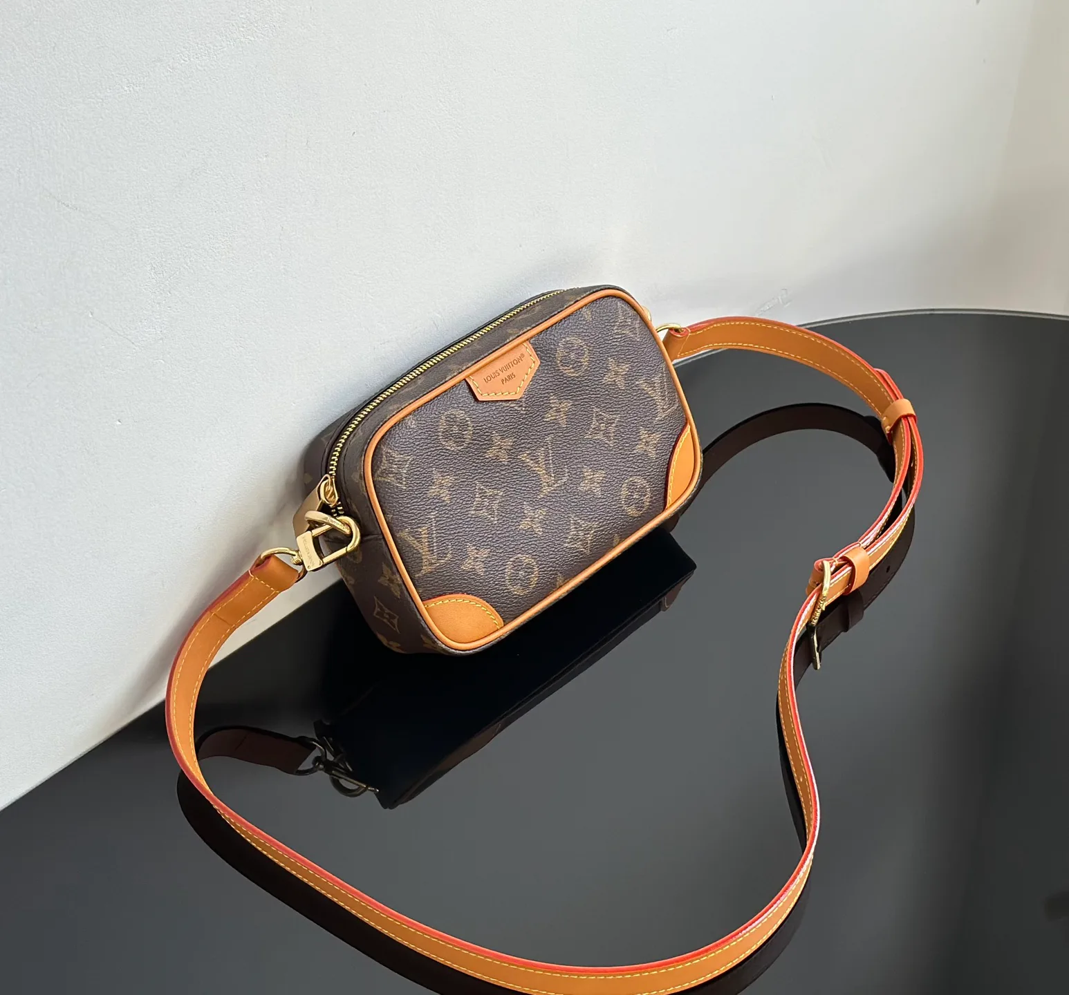 Women's Classic Handbags LOUIS VUITTON 18376394