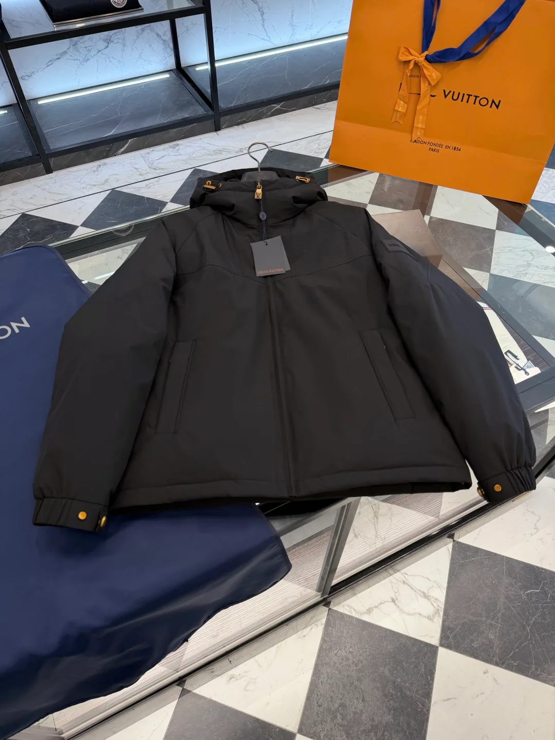Women's Jackets And Down Jackets LOUIS VUITTON 18007716
