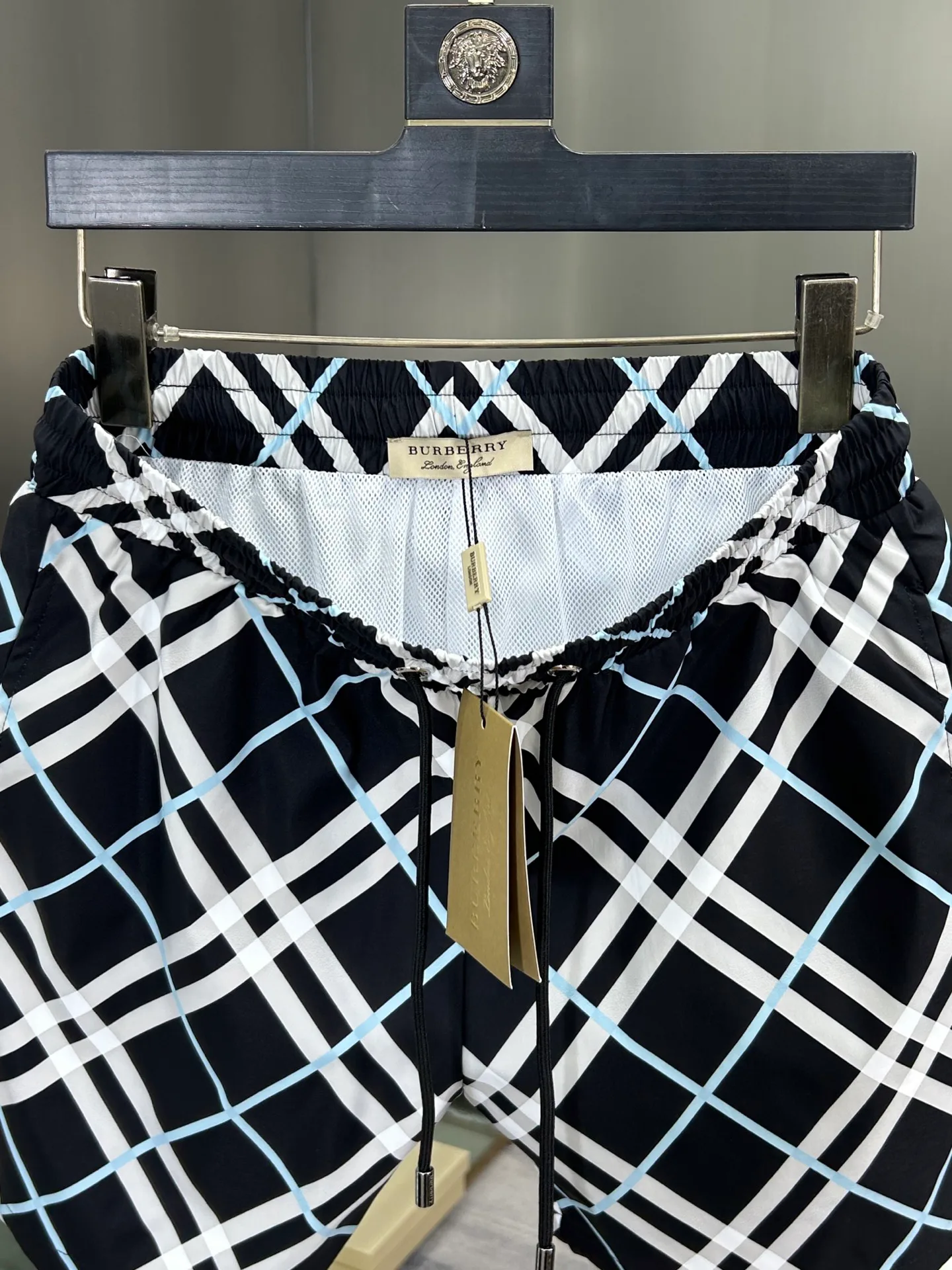 Men's Shorts BURBERRY 18000488