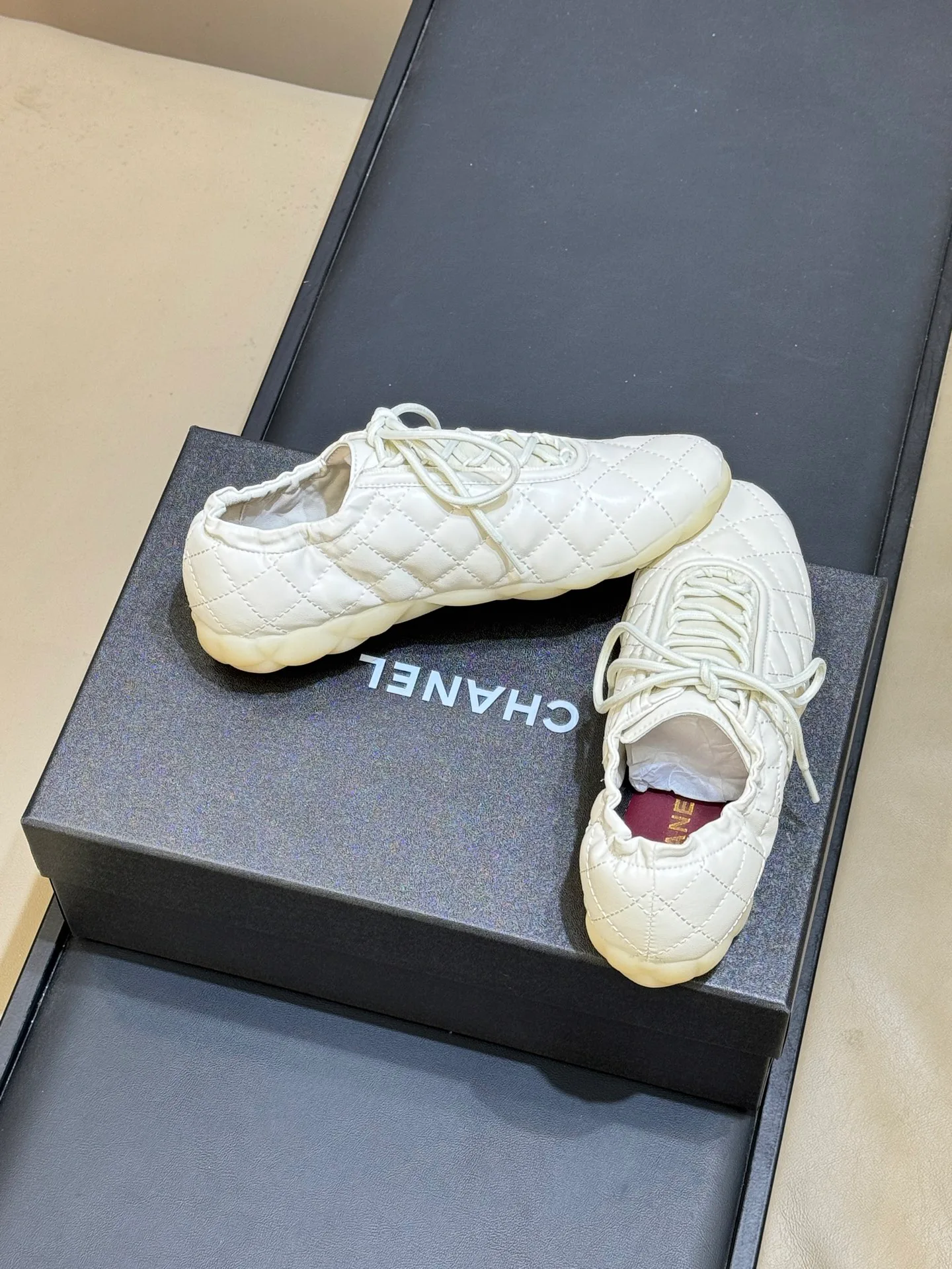 Women's Sneakers CHANEL 18072928