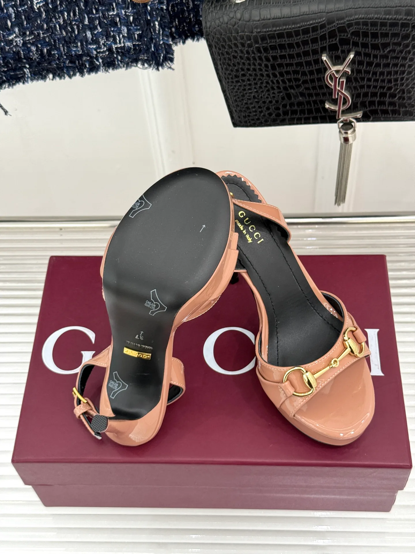Women's Open-Toe Sandals GUCCI 17646533