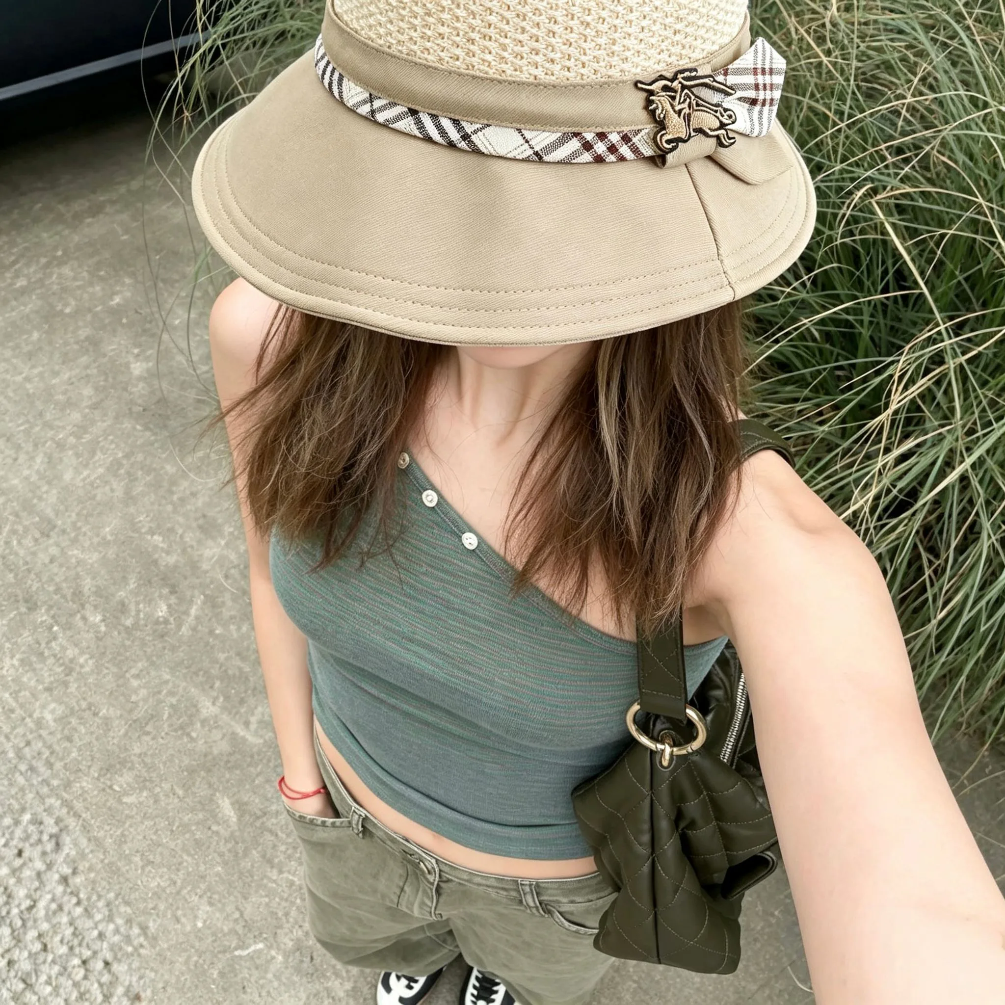 Hats BURBERRY 17498320