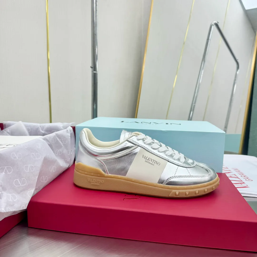 Women's Sneakers VALENTINO 17955028