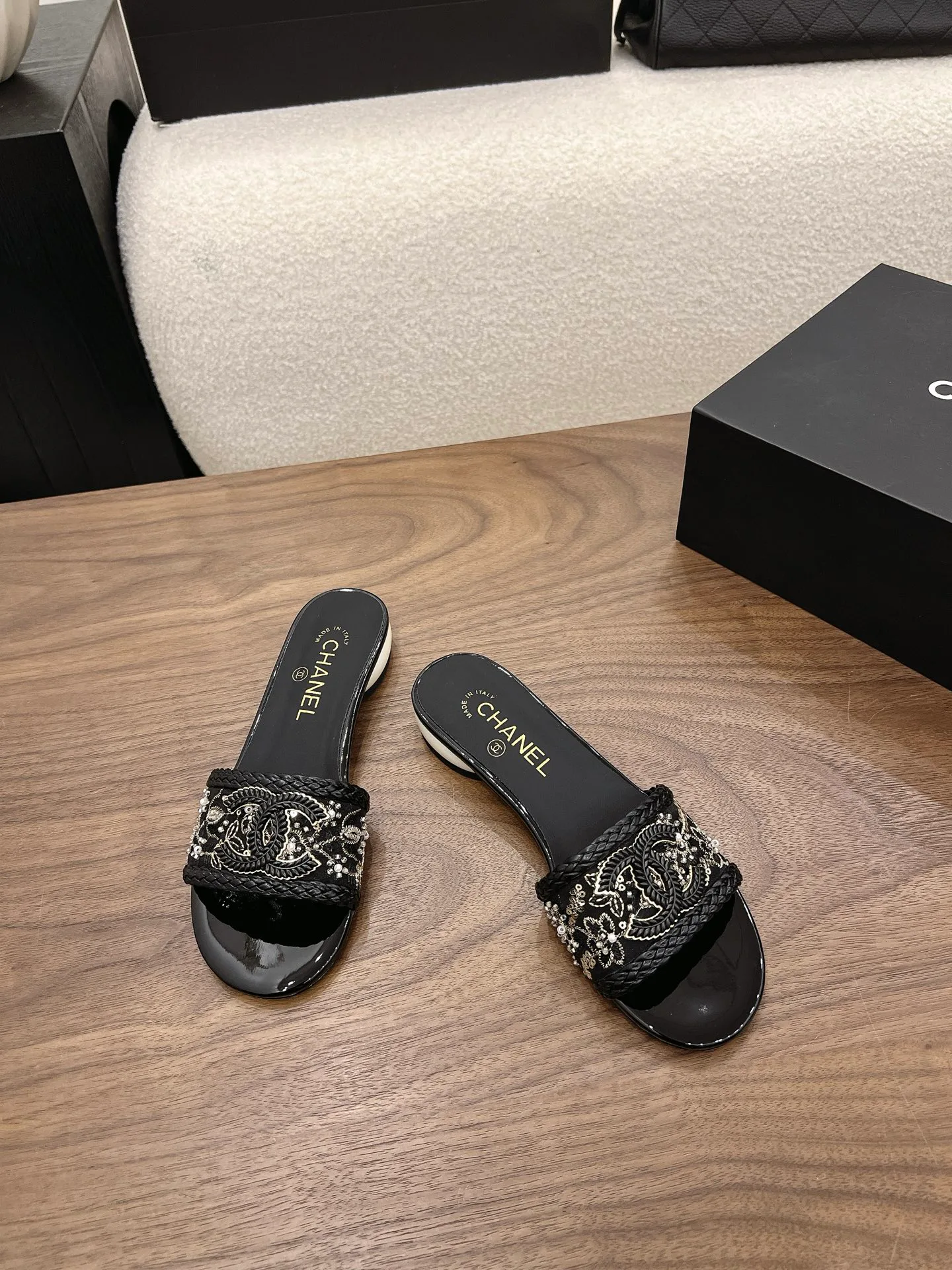 Women's Flip-Flops CHANEL 17342690