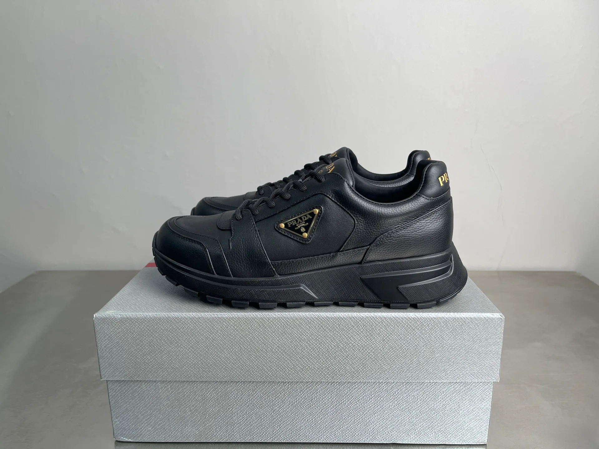 Men's Sneakers PRADA 18385662