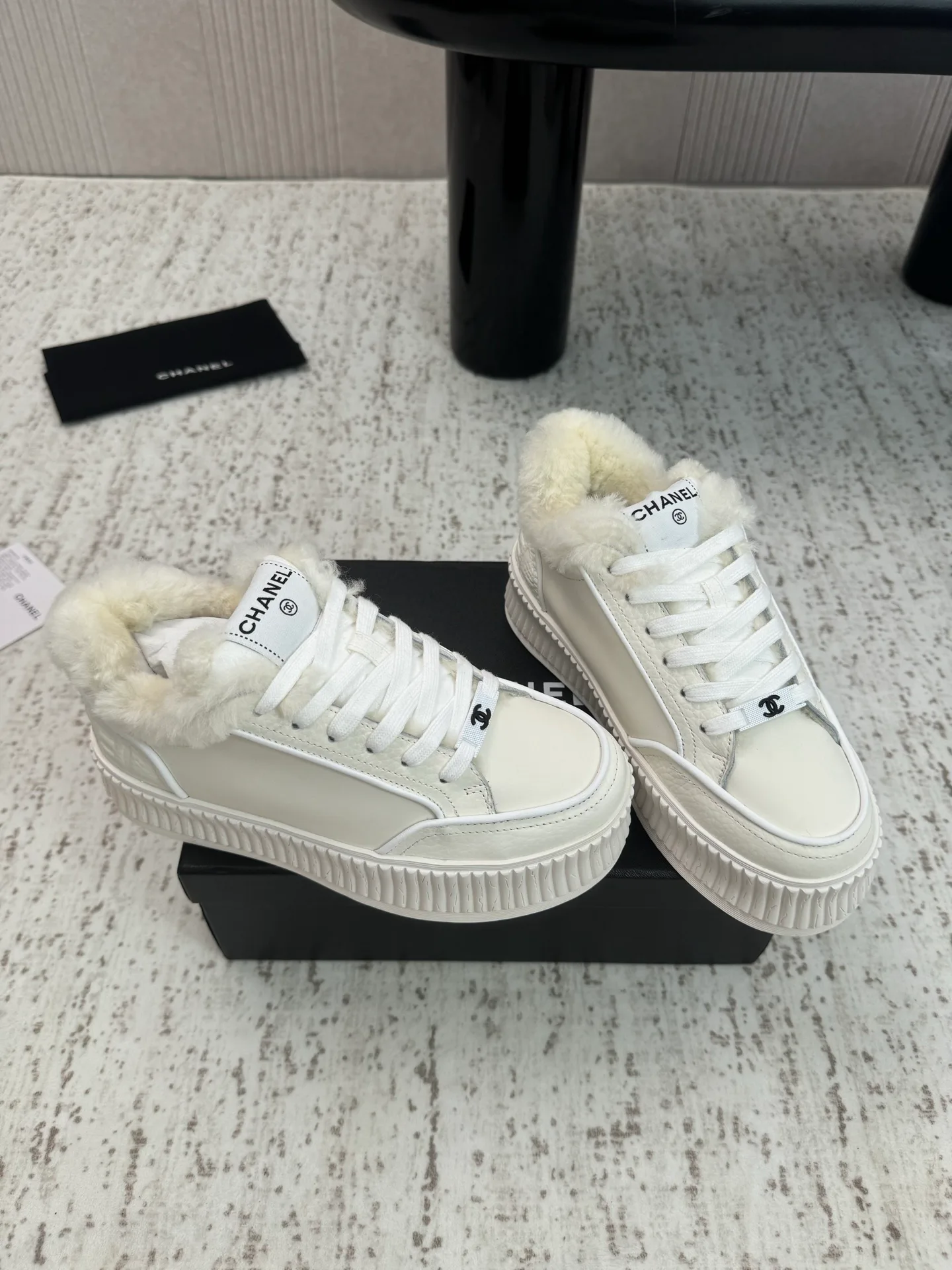 Women's Sneakers CHANEL 19576927