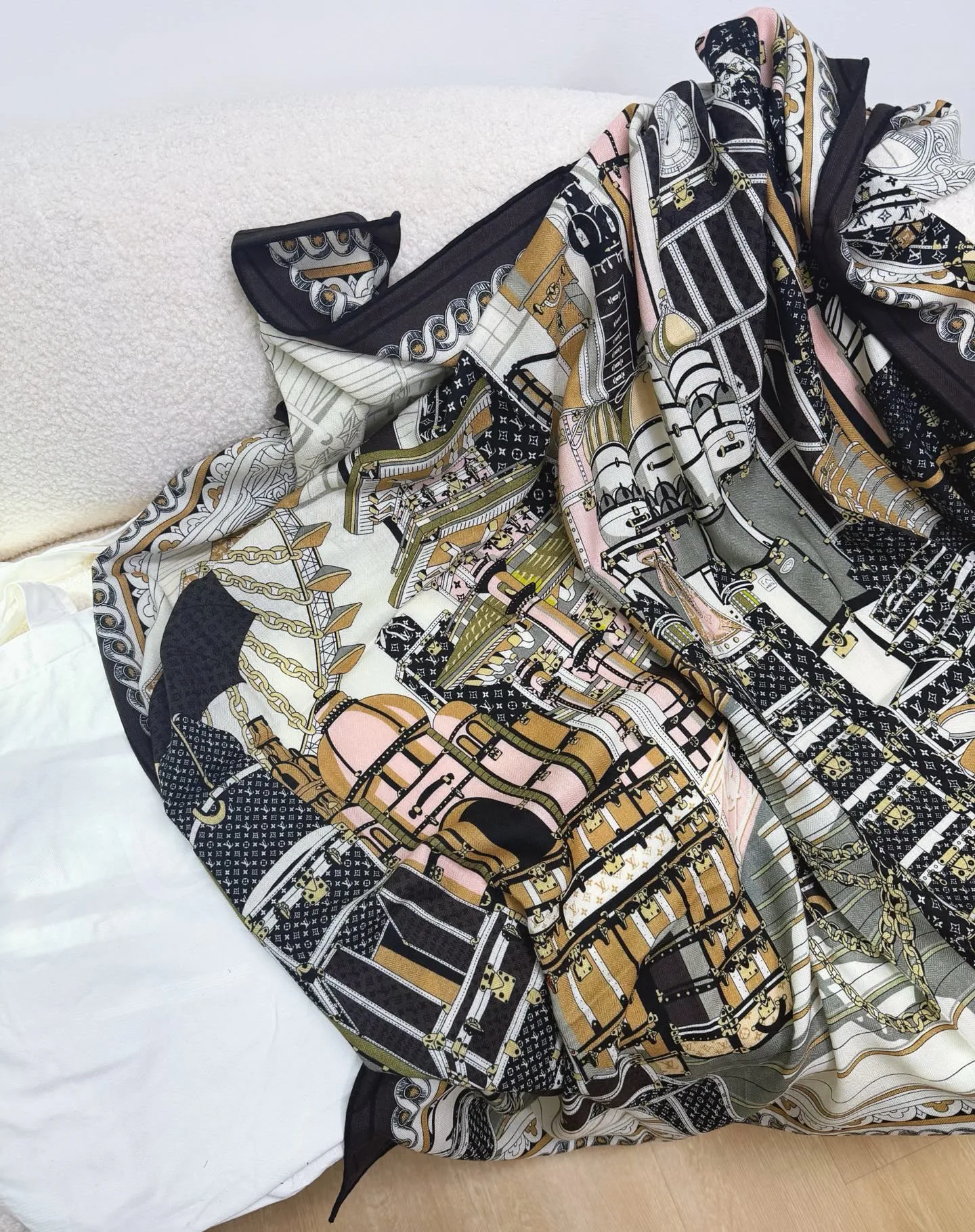 Silk Scarves LOUIS VUITTON 18003268