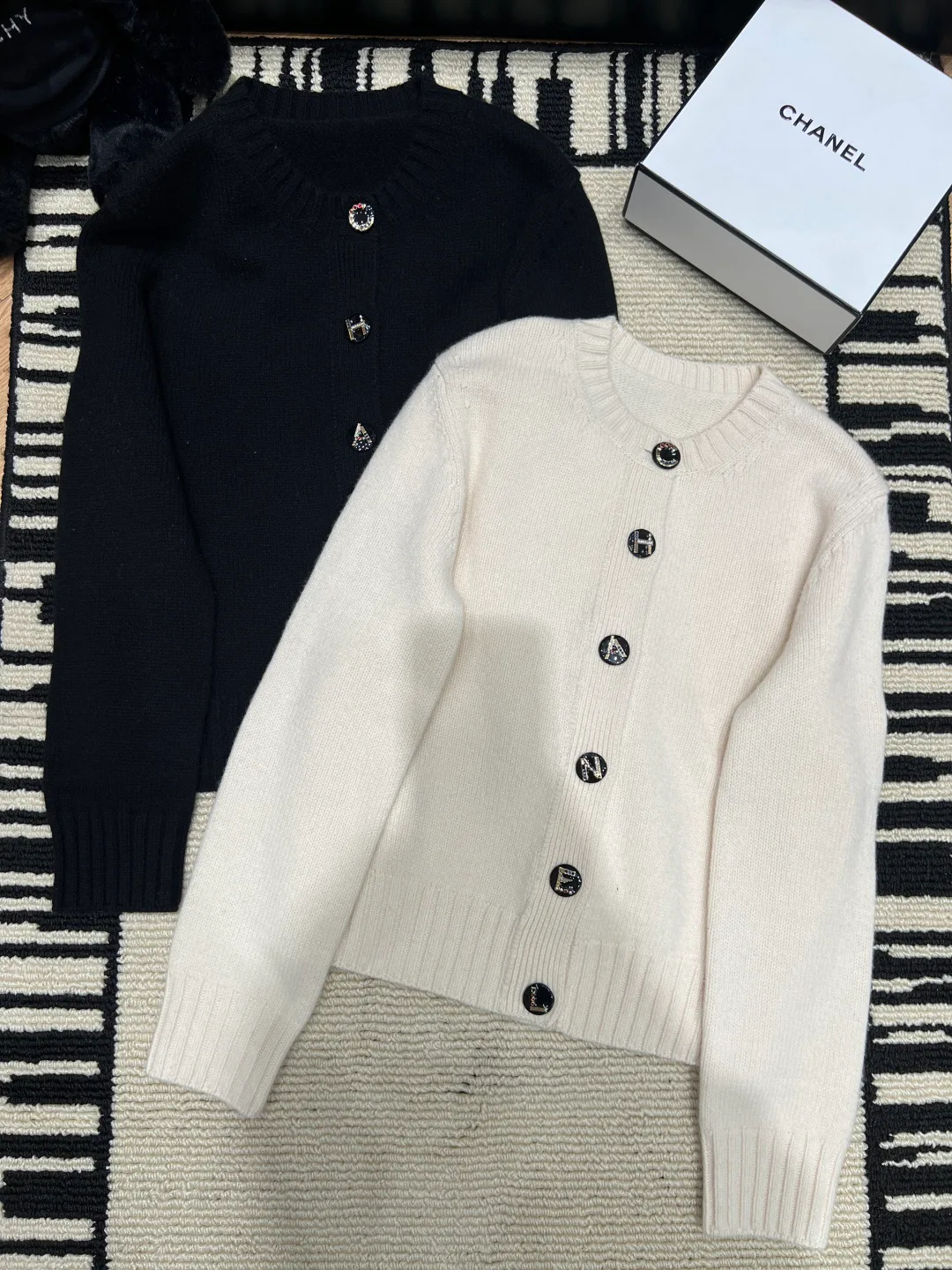 Women's Jumpers And Sweaters CHANEL 17476664