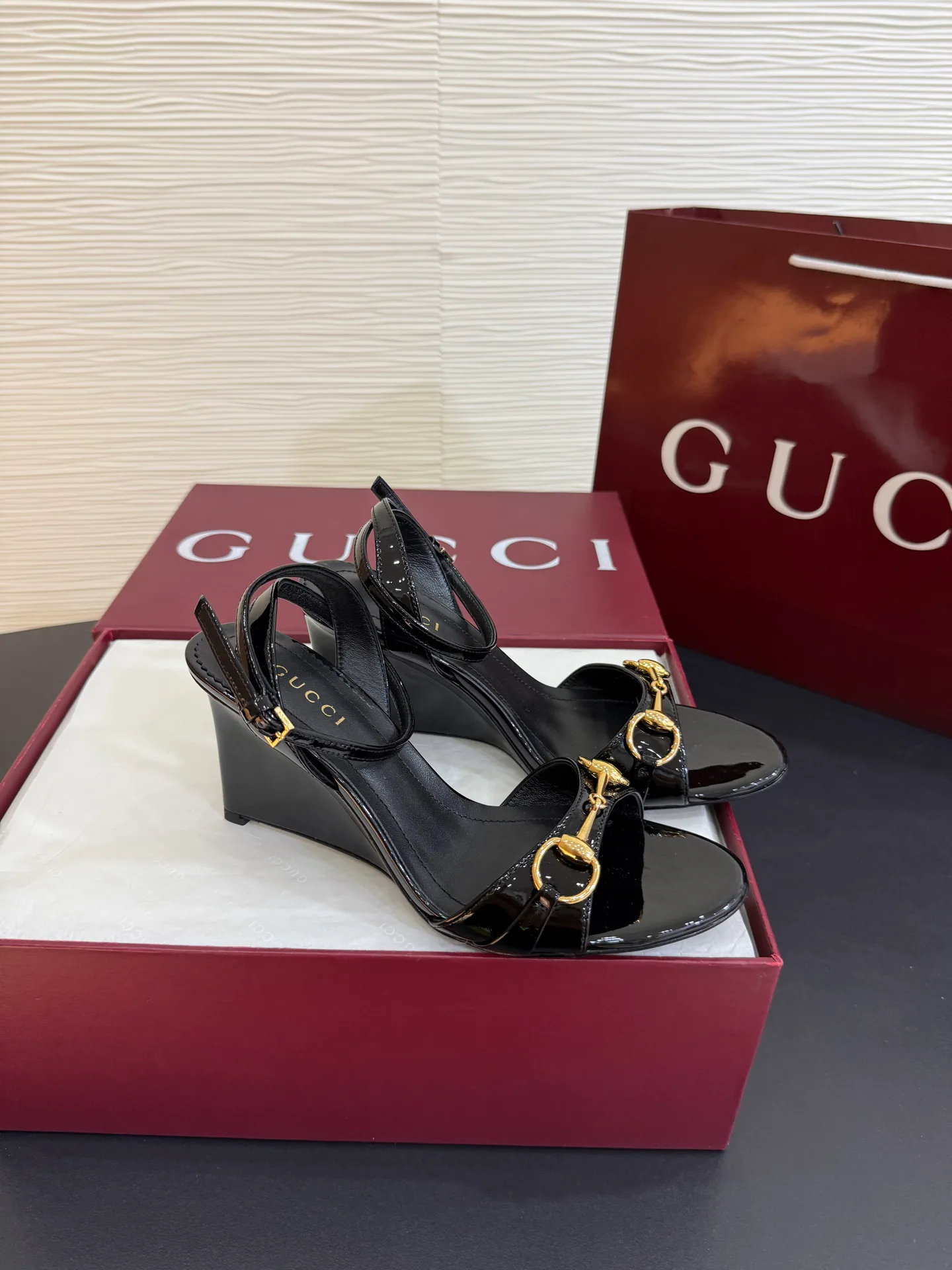 Women's Open-Toe Sandals GUCCI 18071139