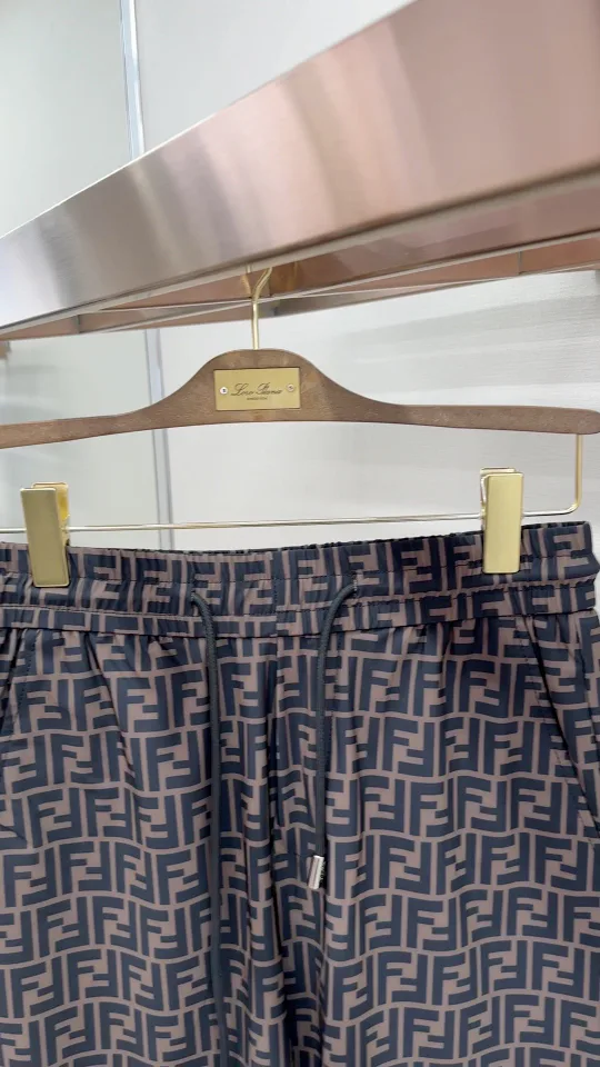 Men's Shorts FENDI 17468340