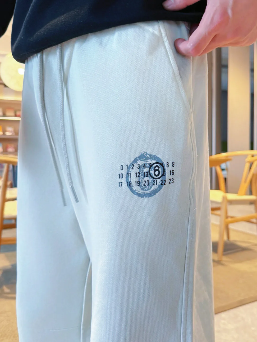 Men's Trousers MAISON MARGIELA 18345828