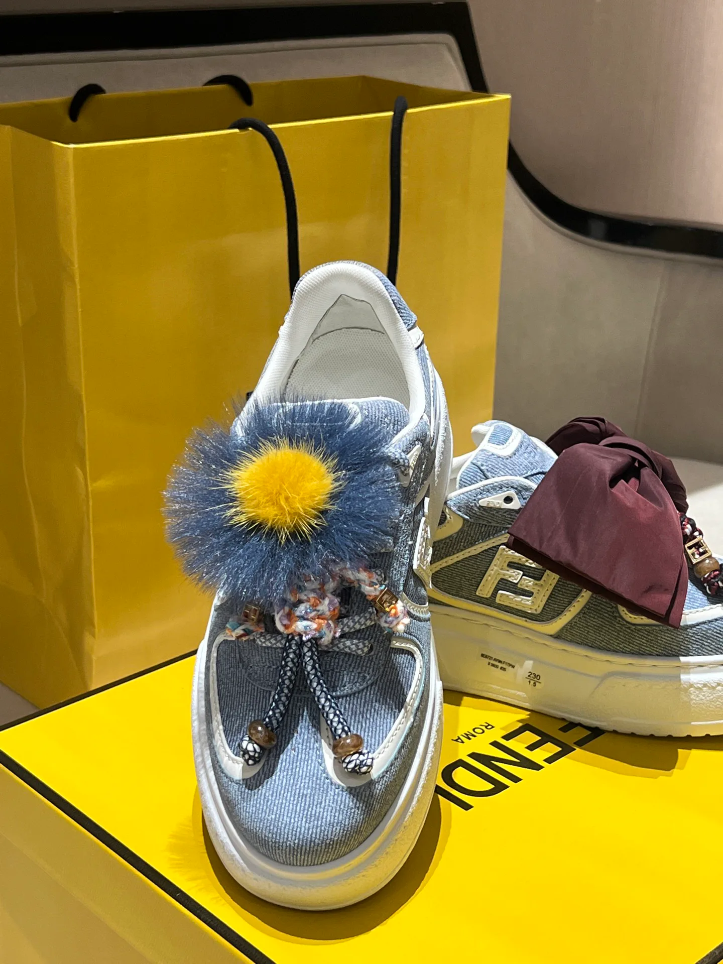 Women's Sneakers FENDI 18020690