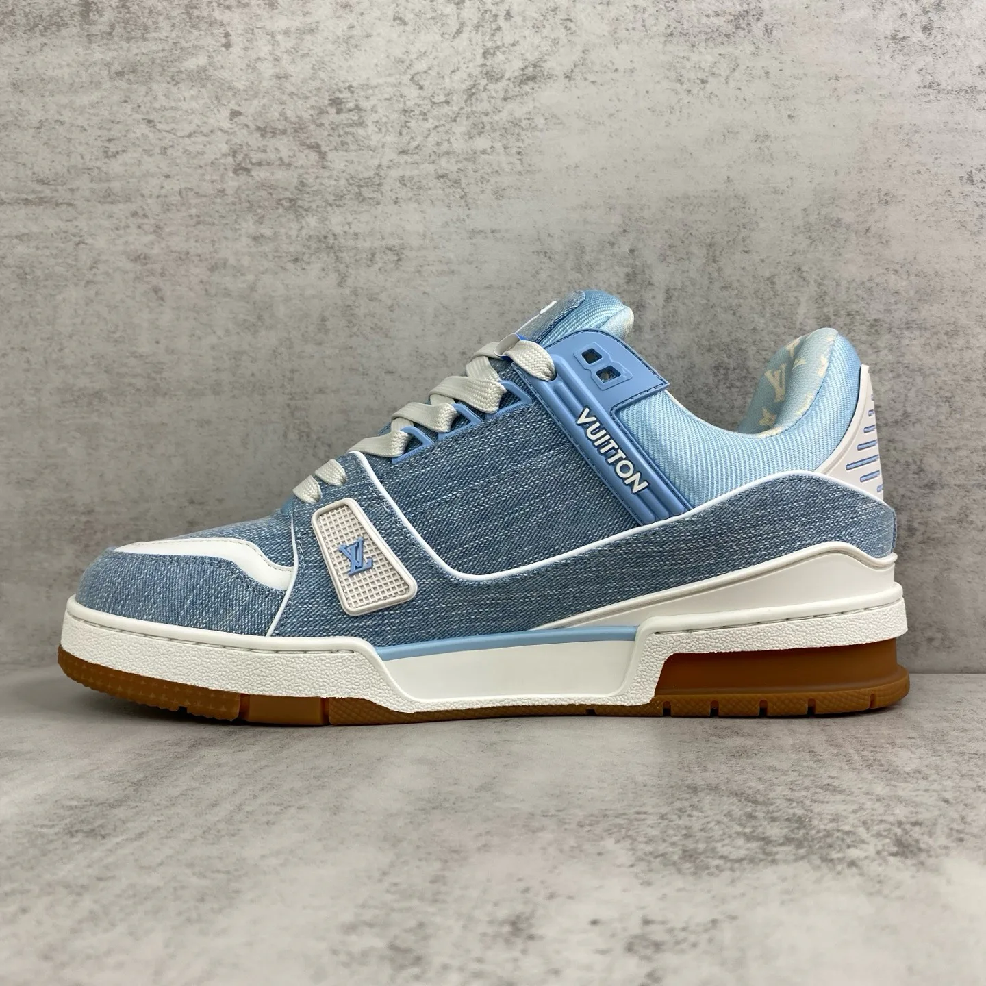 Women's Sneakers LOUIS VUITTON 17961744