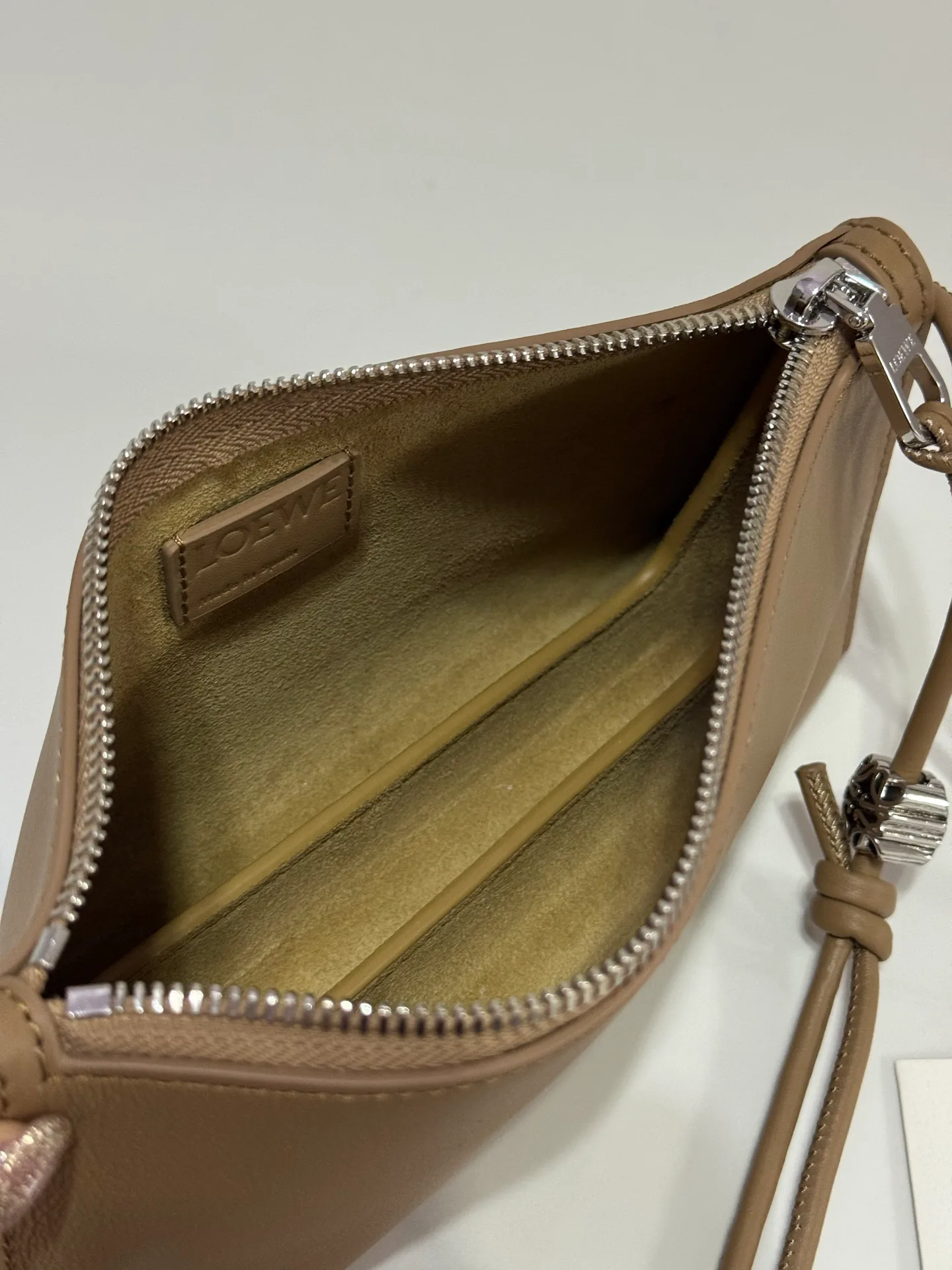 Women's Shoulder Bags LOEWE 17551016