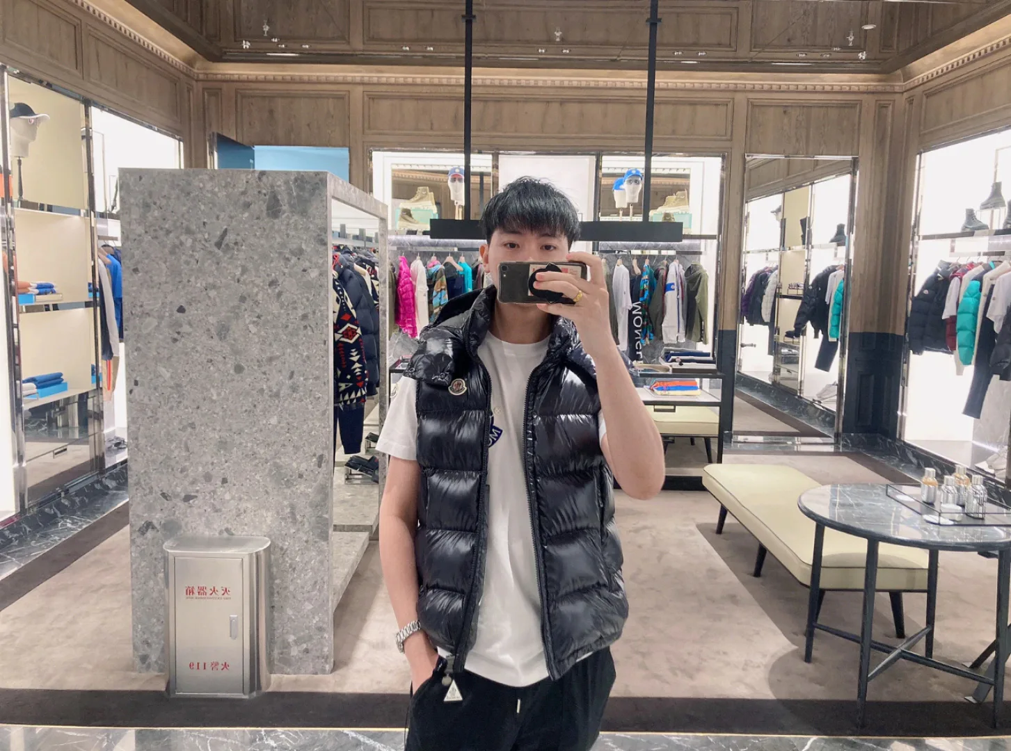 Жилеты Мужские Moncler 18634211