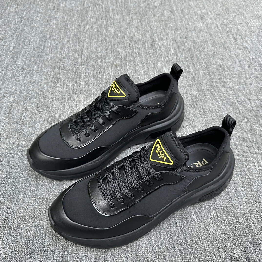 Men's Sneakers PRADA 18076356