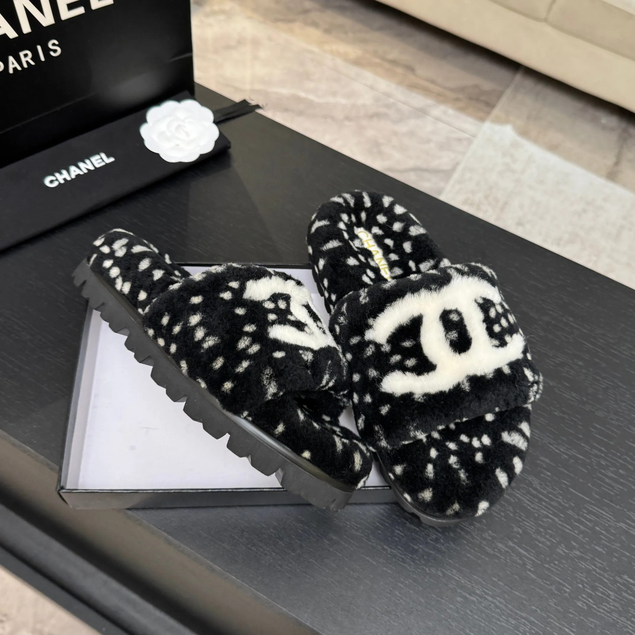 Women's Slippers CHANEL 18062758