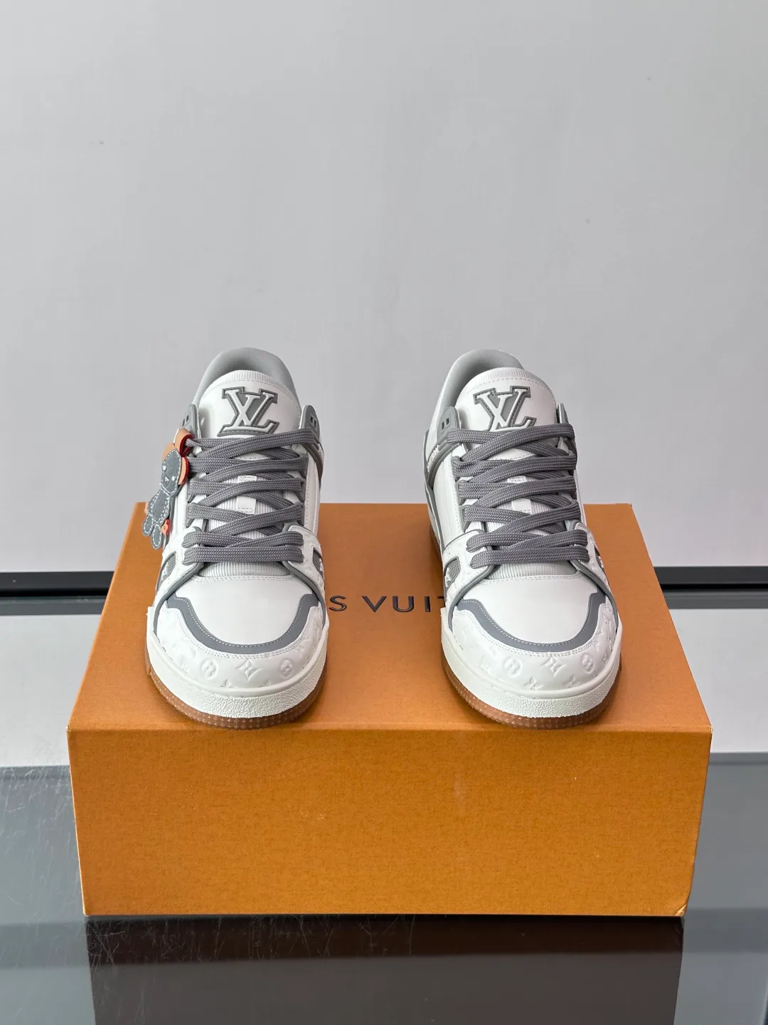 Women's Sneakers LOUIS VUITTON 18102724