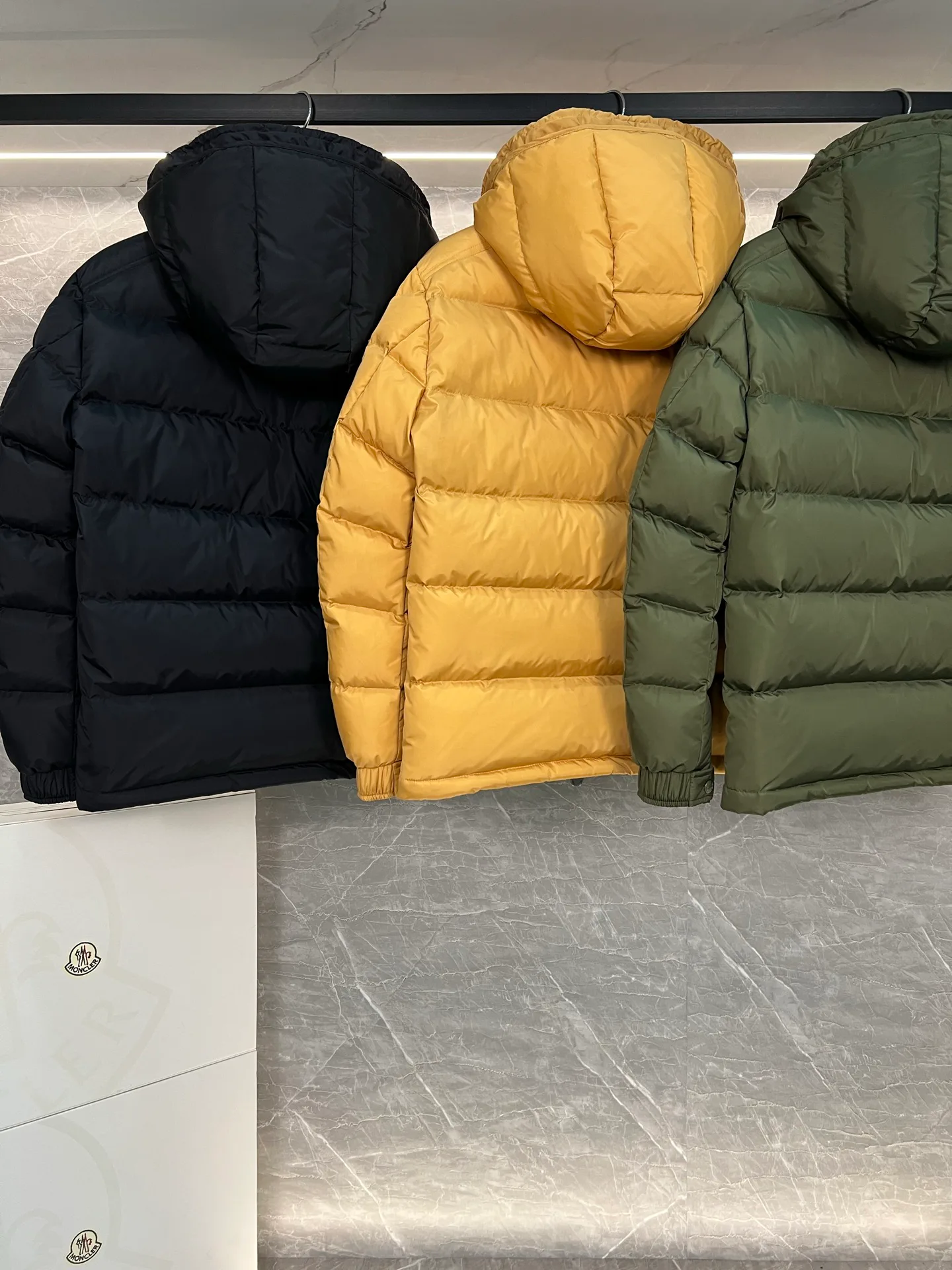 Куртки И Пуховики Мужские Moncler 18599873