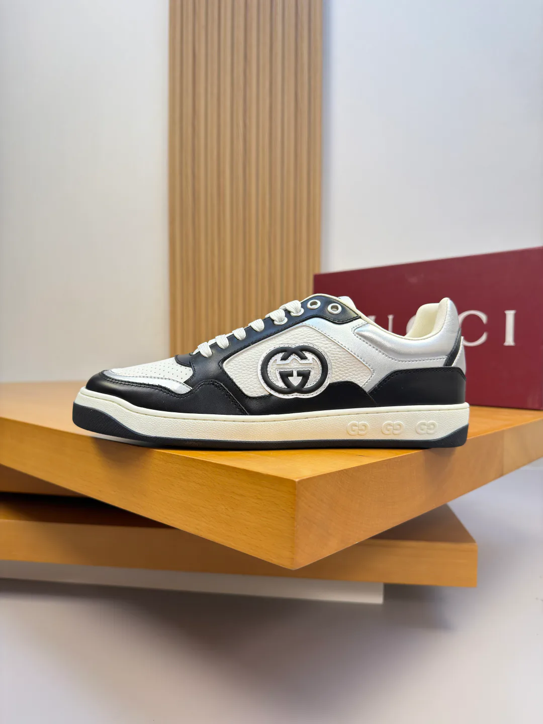 Men's Sneakers GUCCI 18142463