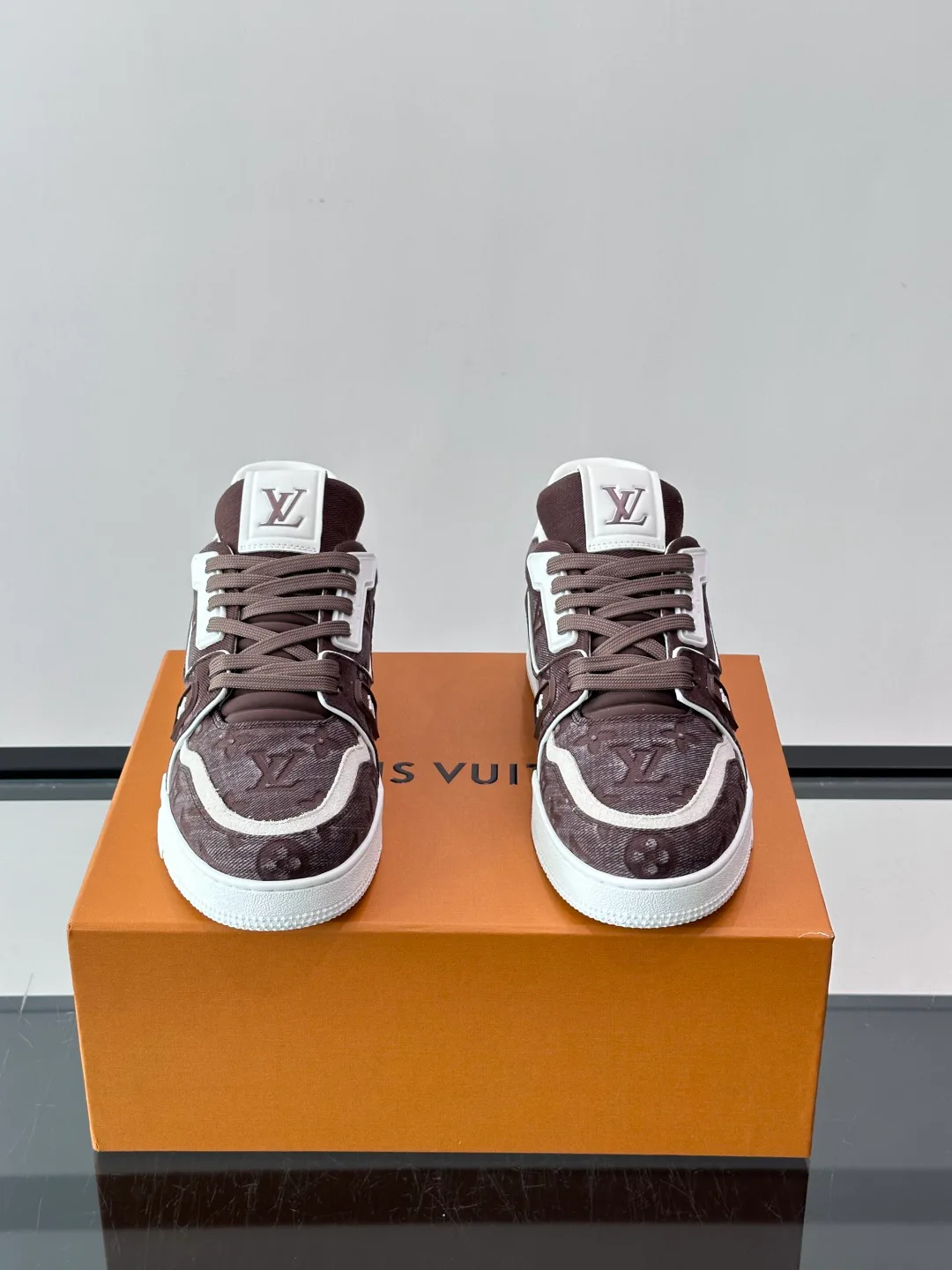 Women's Sneakers LOUIS VUITTON 17982450