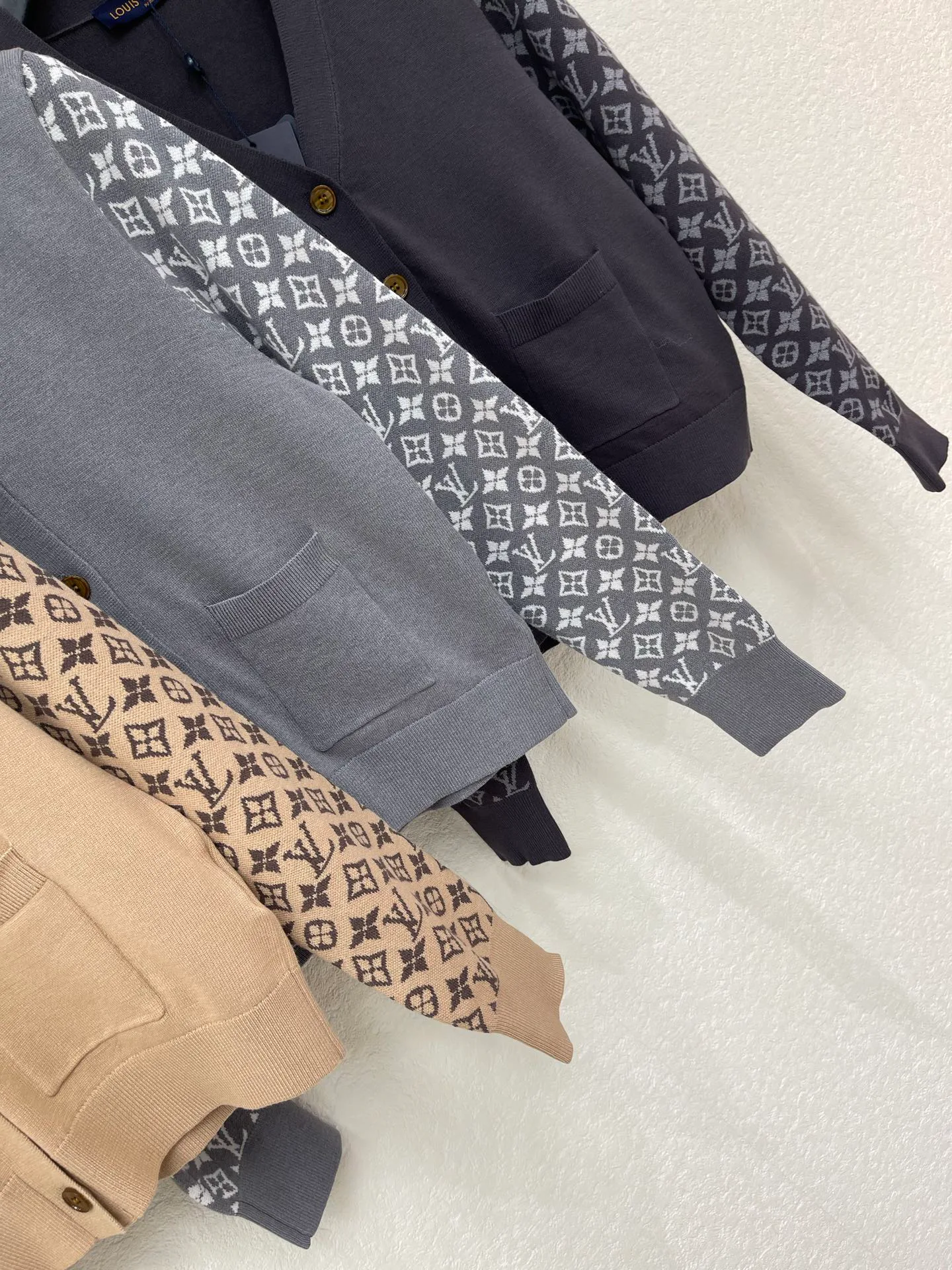 Women's Jumpers And Sweaters LOUIS VUITTON 18031048